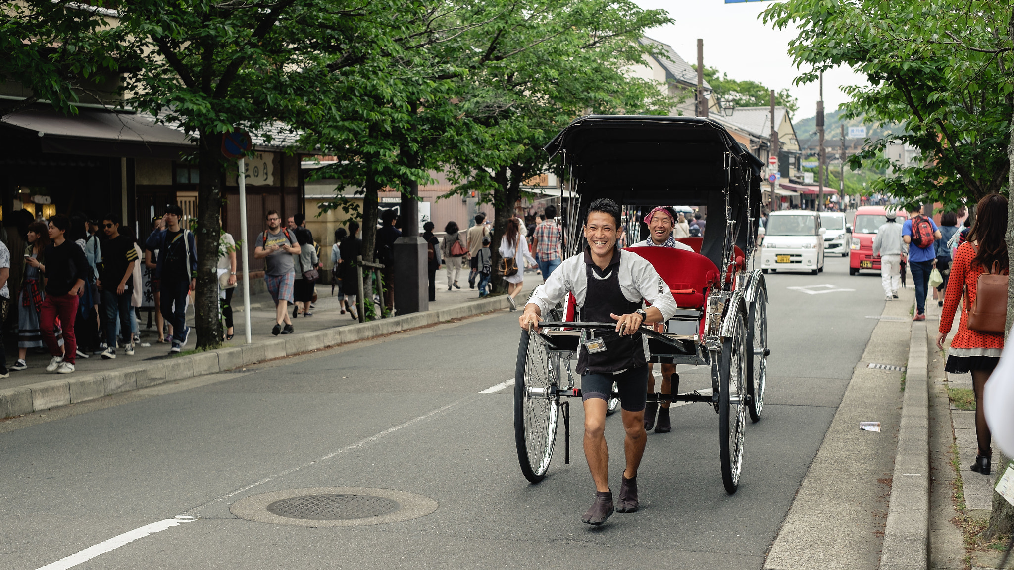 Fujifilm X-M1 + Fujifilm XF 35mm F1.4 R sample photo. Japanese rickshaw photography