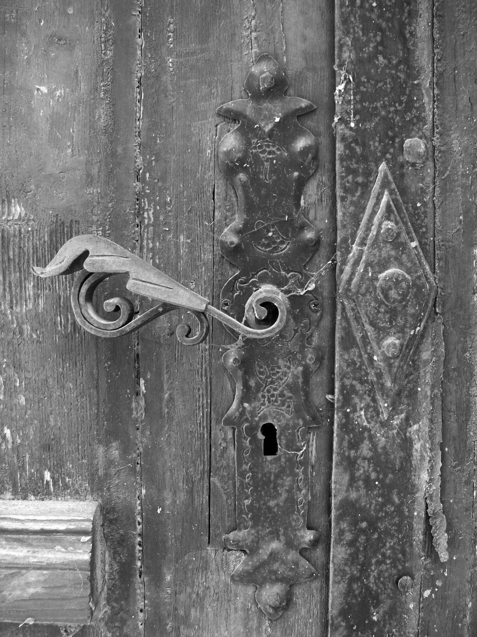 Kodak EASYSHARE C813 ZOOM DIGITAL CAMERA sample photo. The door photography
