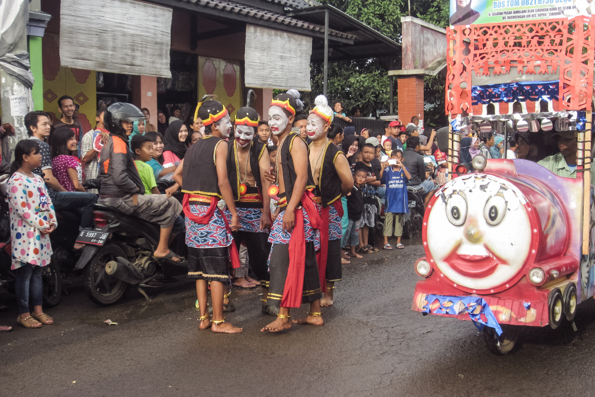 Canon PowerShot ELPH 300 HS (IXUS 220 HS / IXY 410F) sample photo. Lakon jadi wayang orang photography