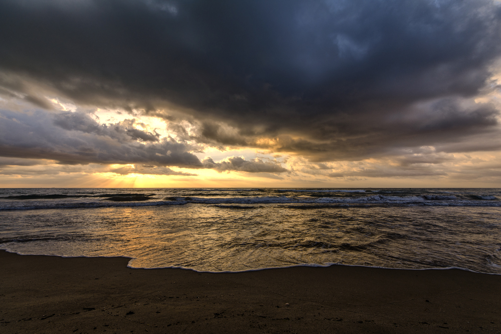 Sigma 8-16mm F4.5-5.6 DC HSM sample photo. Amanecer photography
