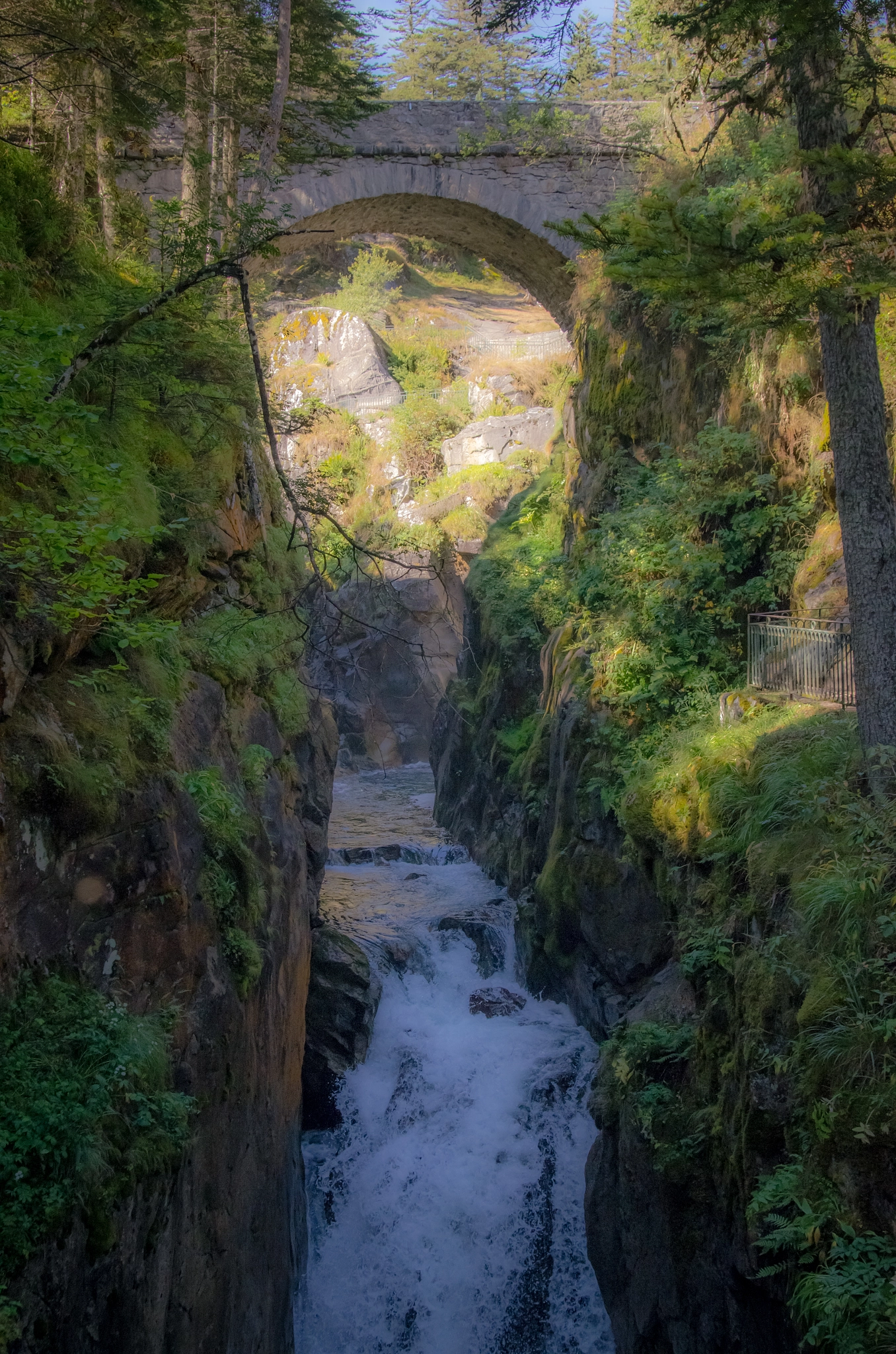 Tamron AF 28-75mm F2.8 XR Di LD Aspherical (IF) sample photo. Pont d espagne photography