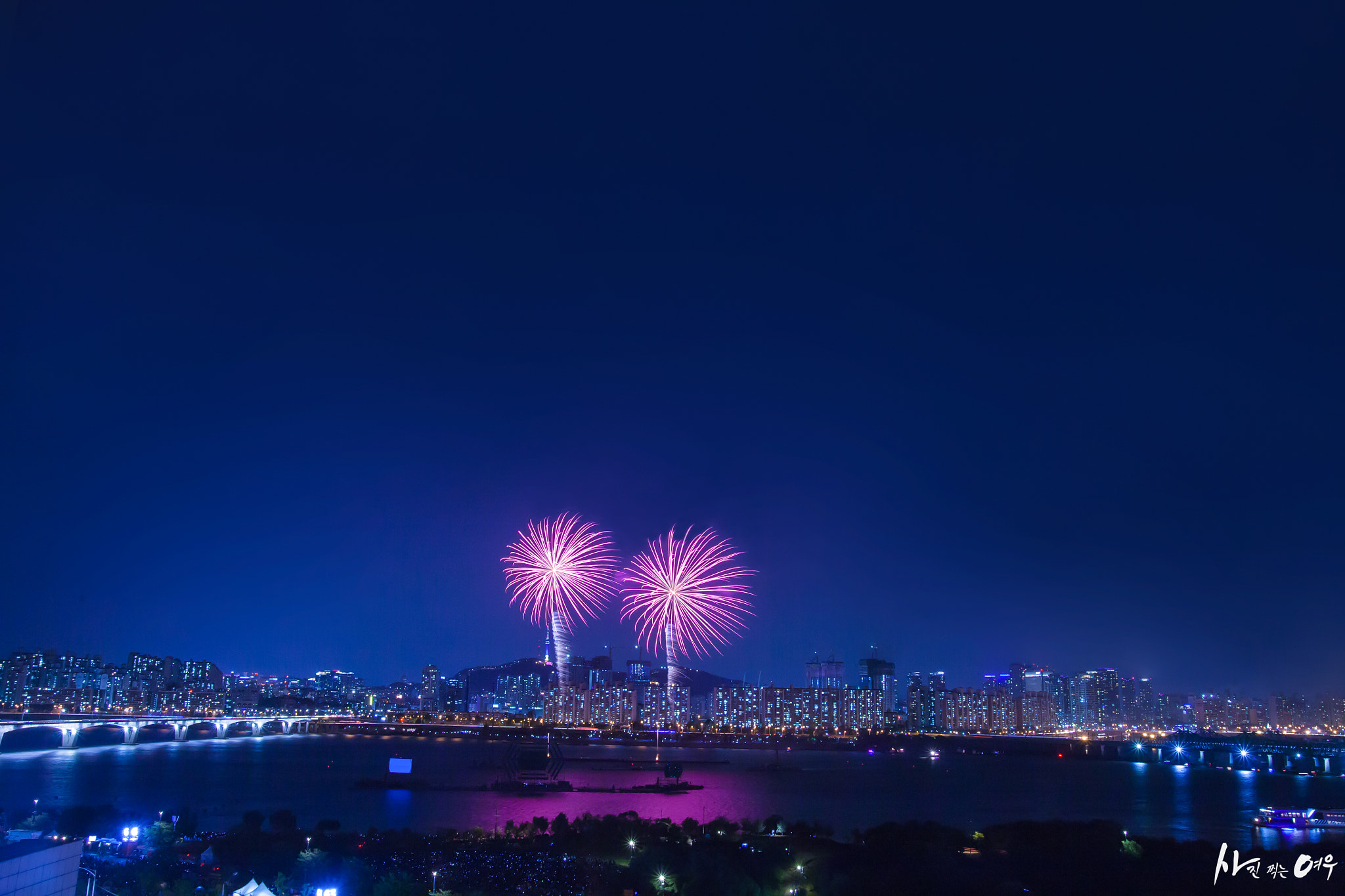 Canon EOS 5D sample photo. Firework photography