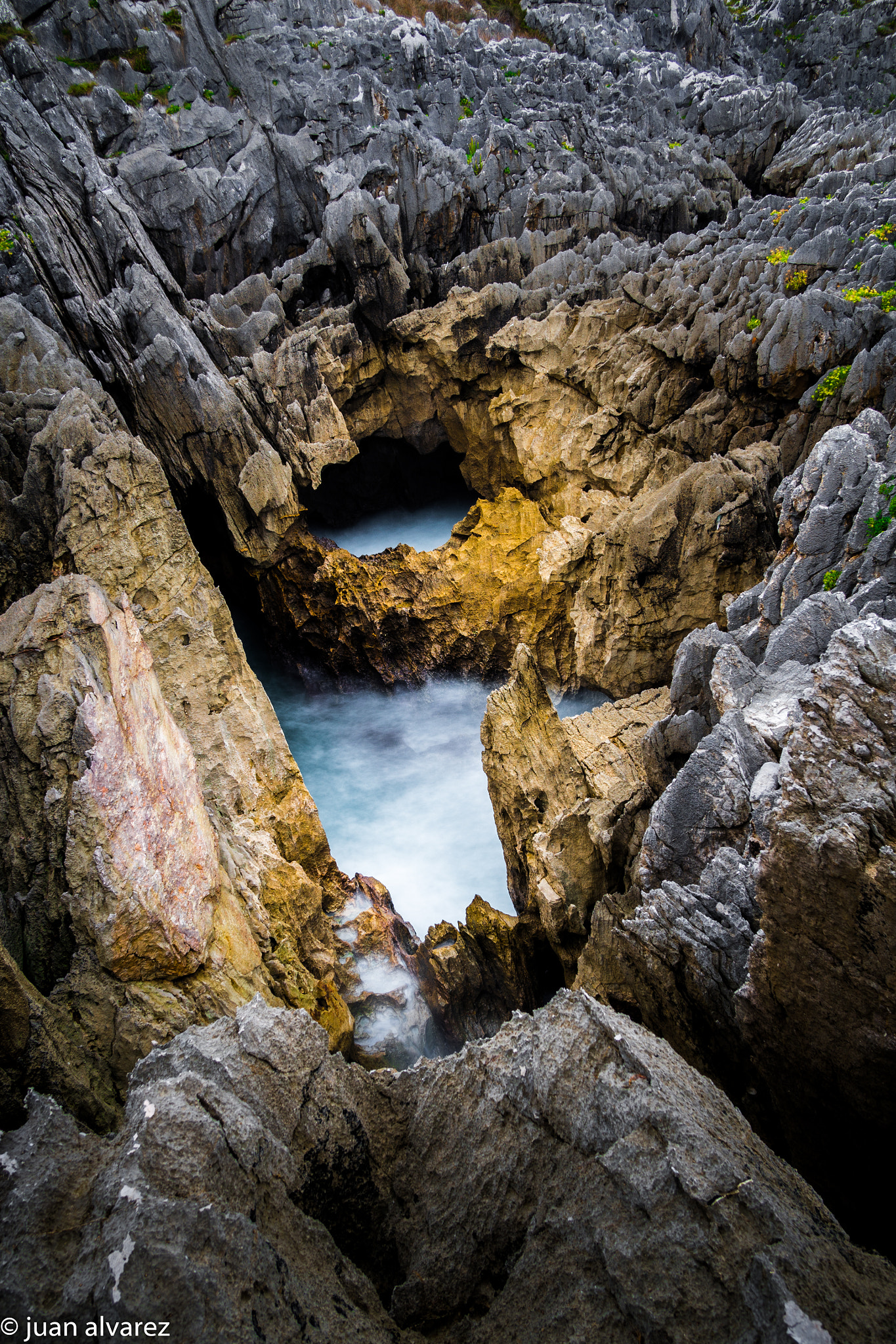 Olympus OM-D E-M10 II + Panasonic Lumix G 14mm F2.5 ASPH sample photo. Acantilados del diablo. asturias. photography