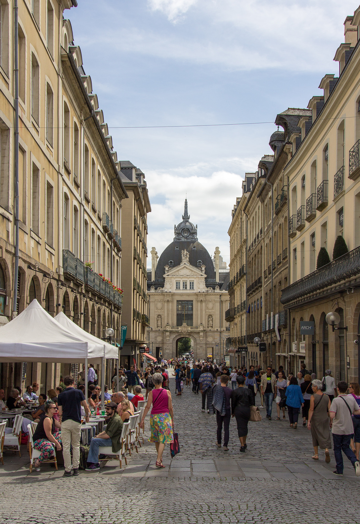 Sigma 24-105mm f/4 DG OS HSM | A sample photo. Palais du commerce photography