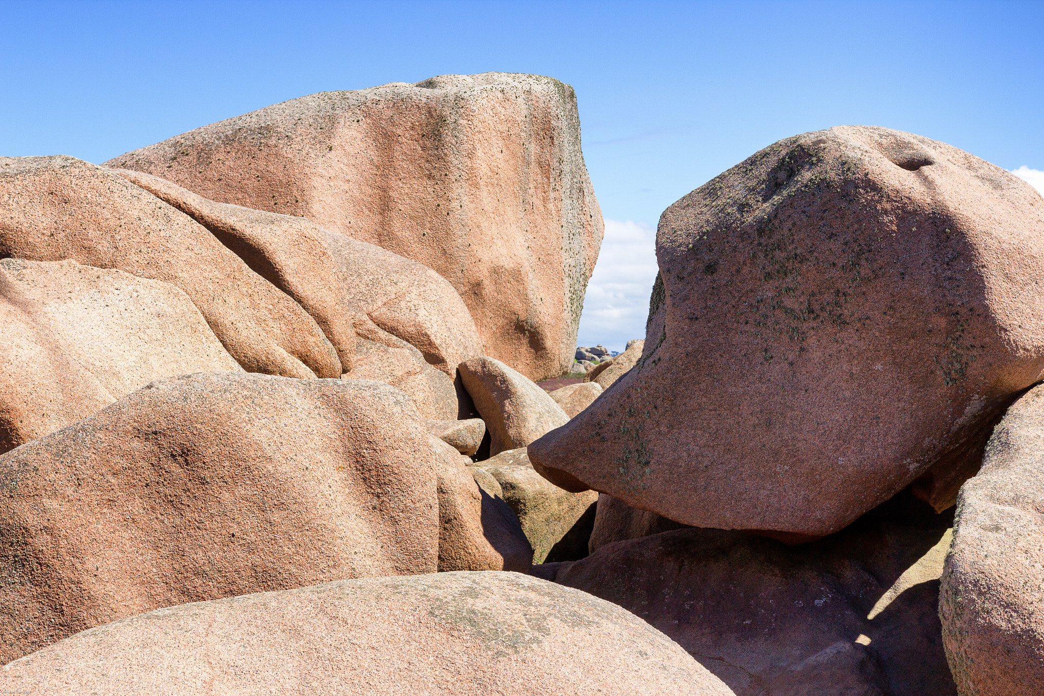 Sigma 18-35mm f/1.8 DC HSM sample photo. Ploumanach rocks photography