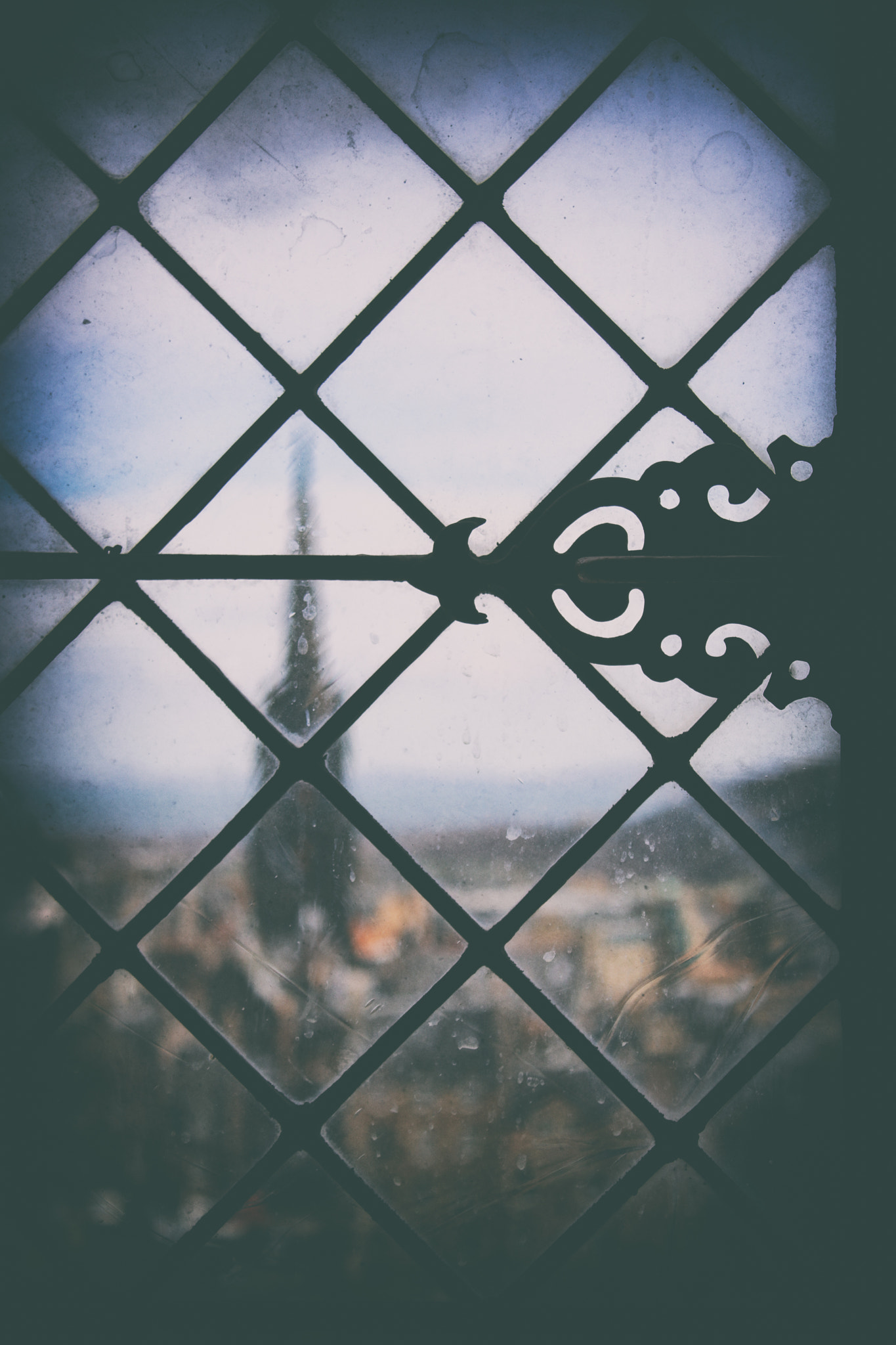 Canon EOS 750D (EOS Rebel T6i / EOS Kiss X8i) sample photo. View from edinburgh castle photography