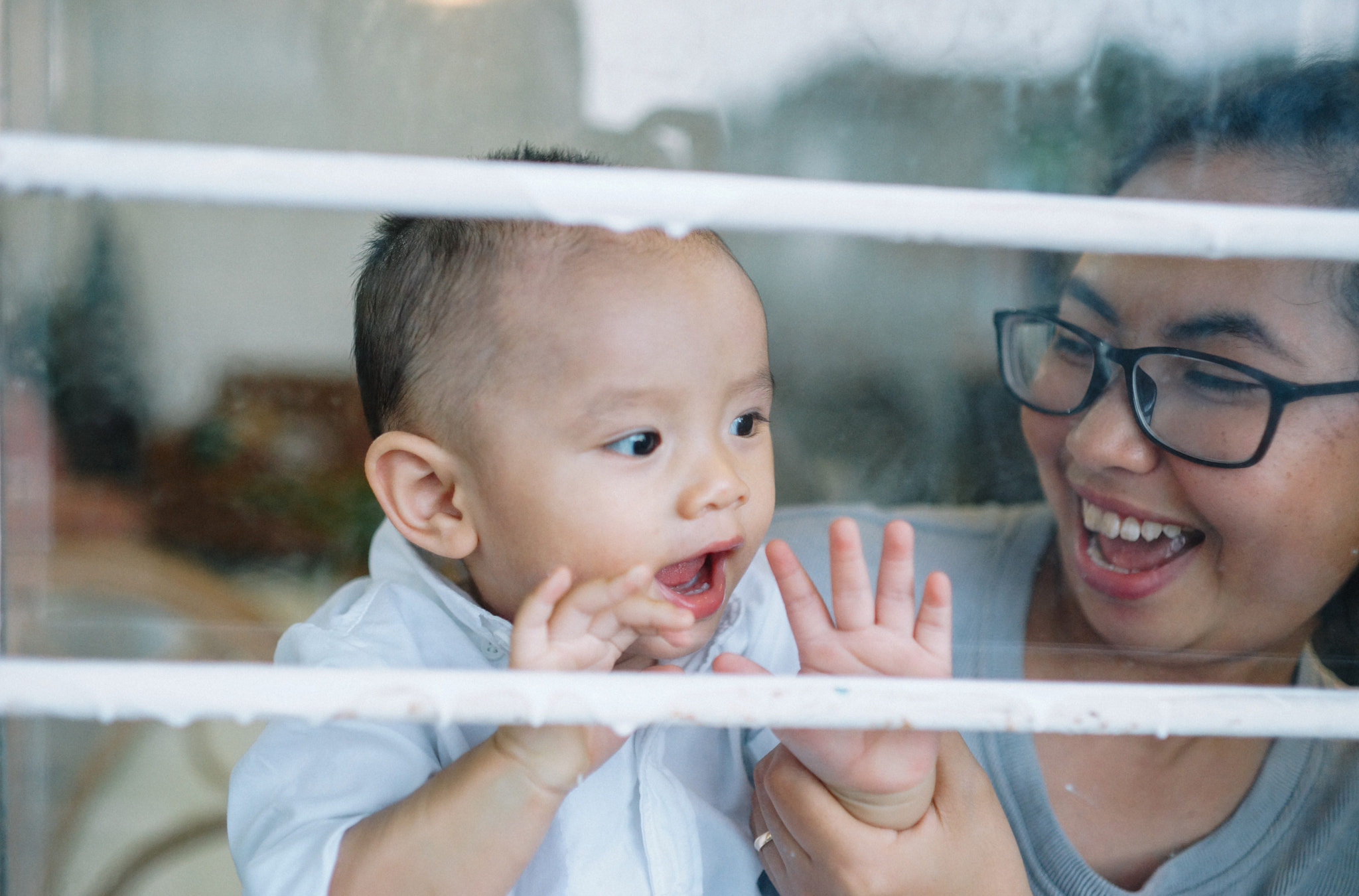 Sony a99 II + Sony 35mm F1.4 G sample photo. Mom and son photography