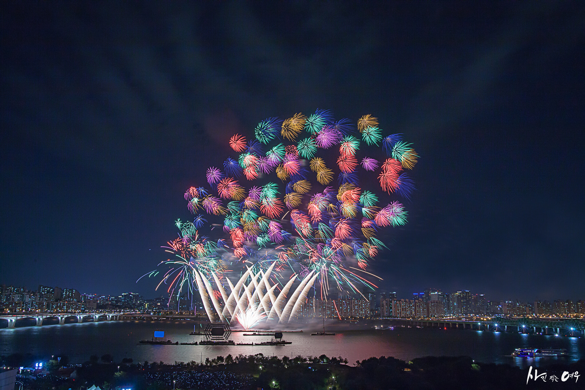 Canon EOS 5D sample photo. Firework photography