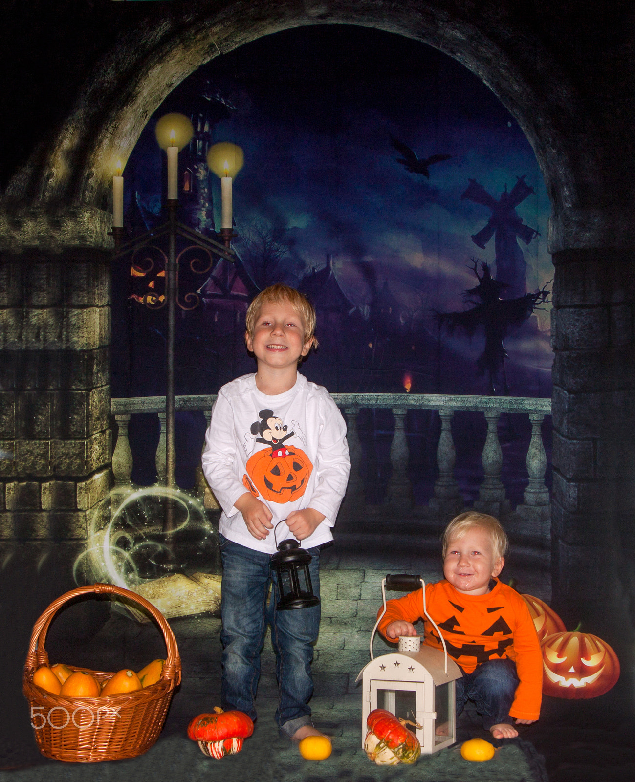 Canon EOS 500D (EOS Rebel T1i / EOS Kiss X3) sample photo. Haunted house scene photography