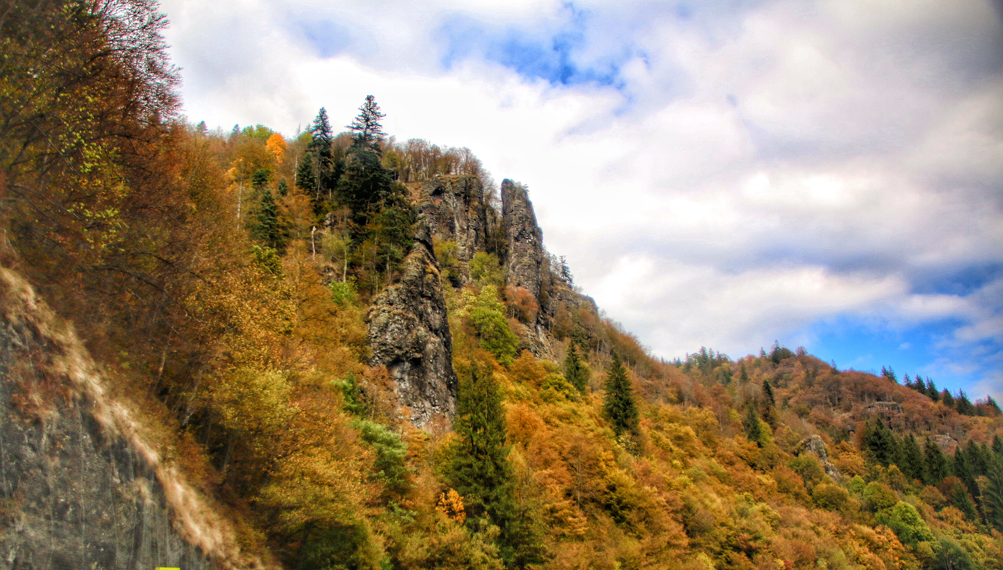 Sigma 18-125mm F3.8-5.6 DC OS HSM sample photo. Autumn in transylvania photography
