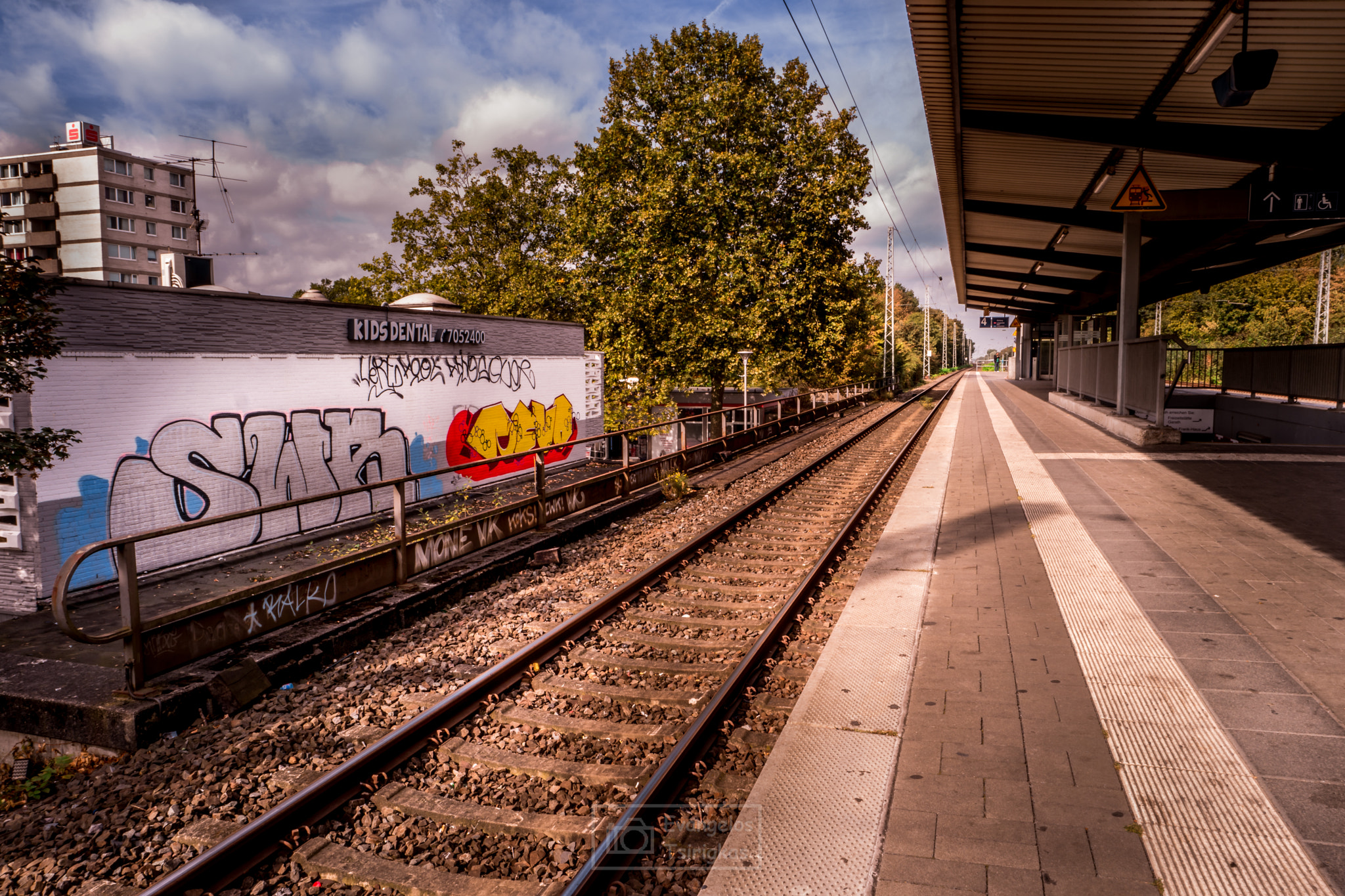 Samsung NX1 sample photo. The train station photography