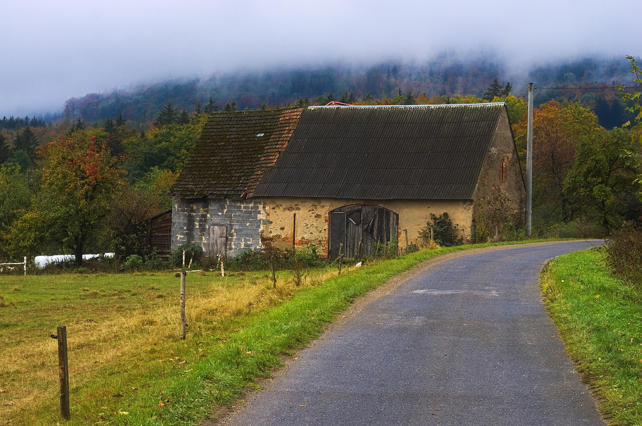 Pentax K-5 sample photo. Old house in kaczawskie foothills photography