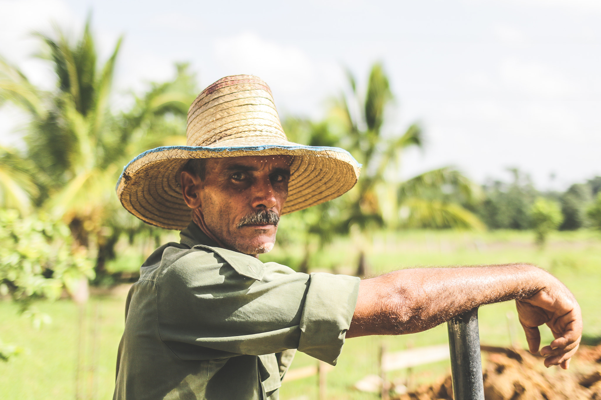 Canon EOS 70D + Canon EF 35mm F2 IS USM sample photo. Alberto - cuba photography