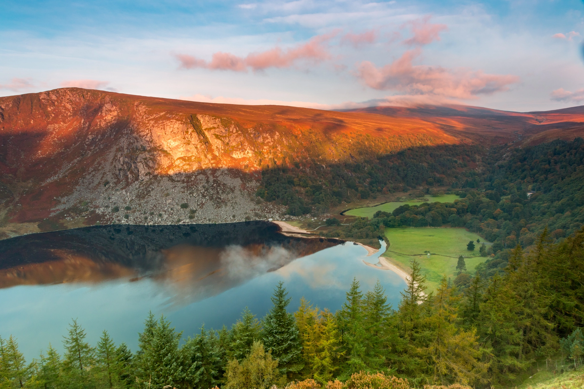 Canon EOS 750D (EOS Rebel T6i / EOS Kiss X8i) sample photo. Lough tay at sunrise photography