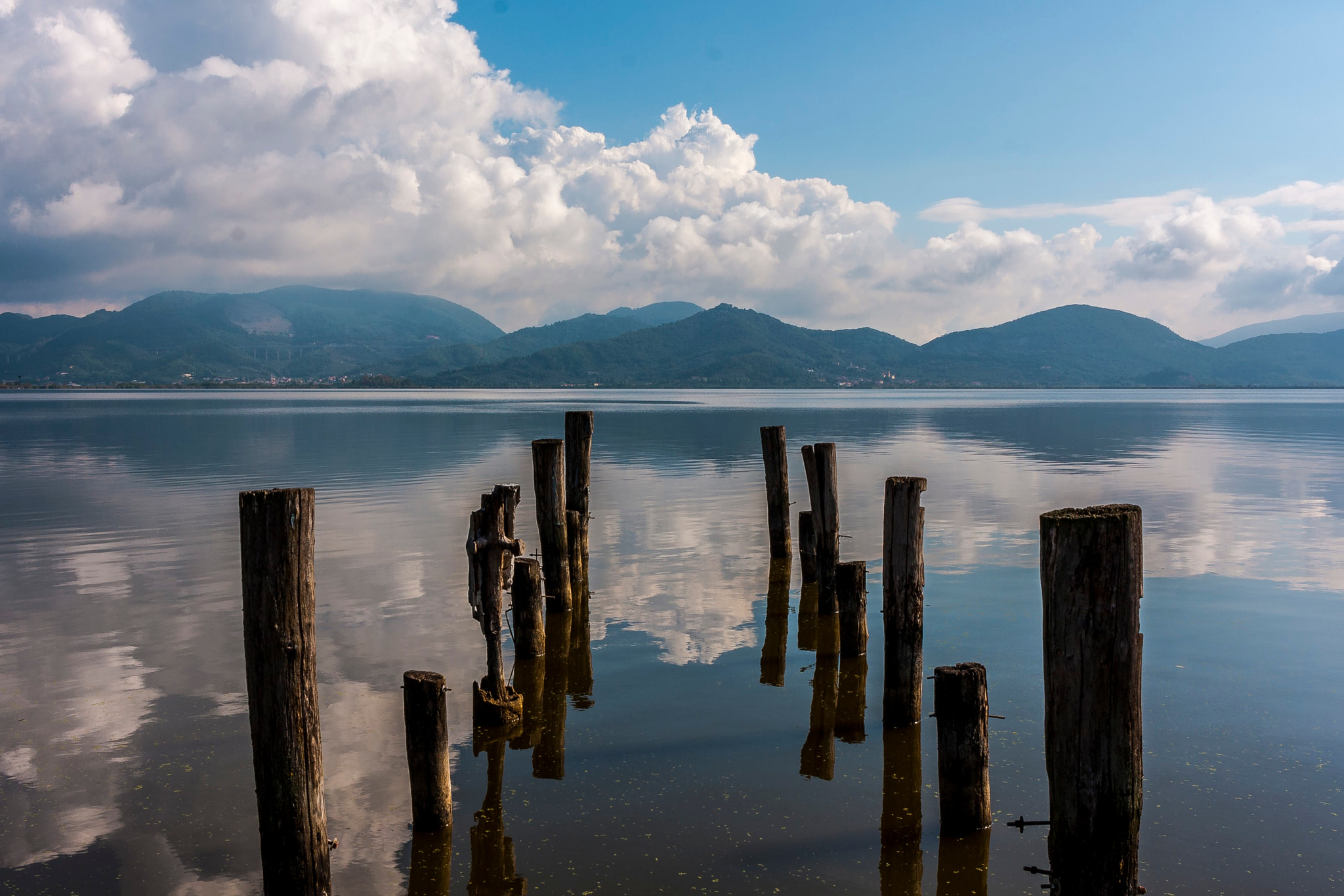 Canon EF-S 24mm F2.8 STM sample photo. Blu sky in the lake photography
