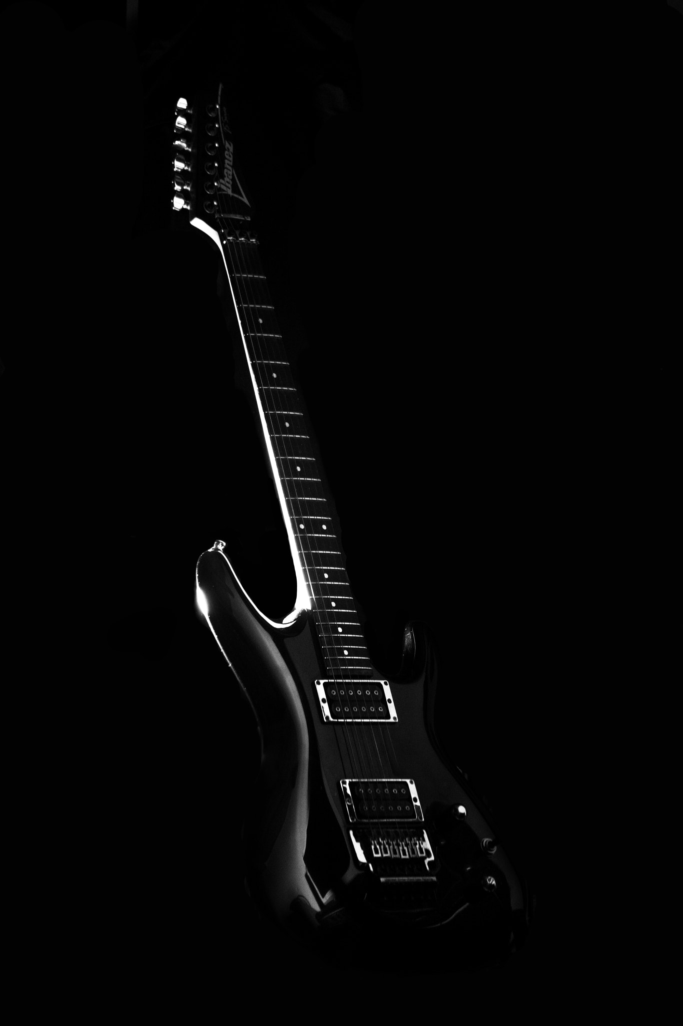 Nikon AF-S Micro-Nikkor 105mm F2.8G IF-ED VR sample photo. Guitar photography