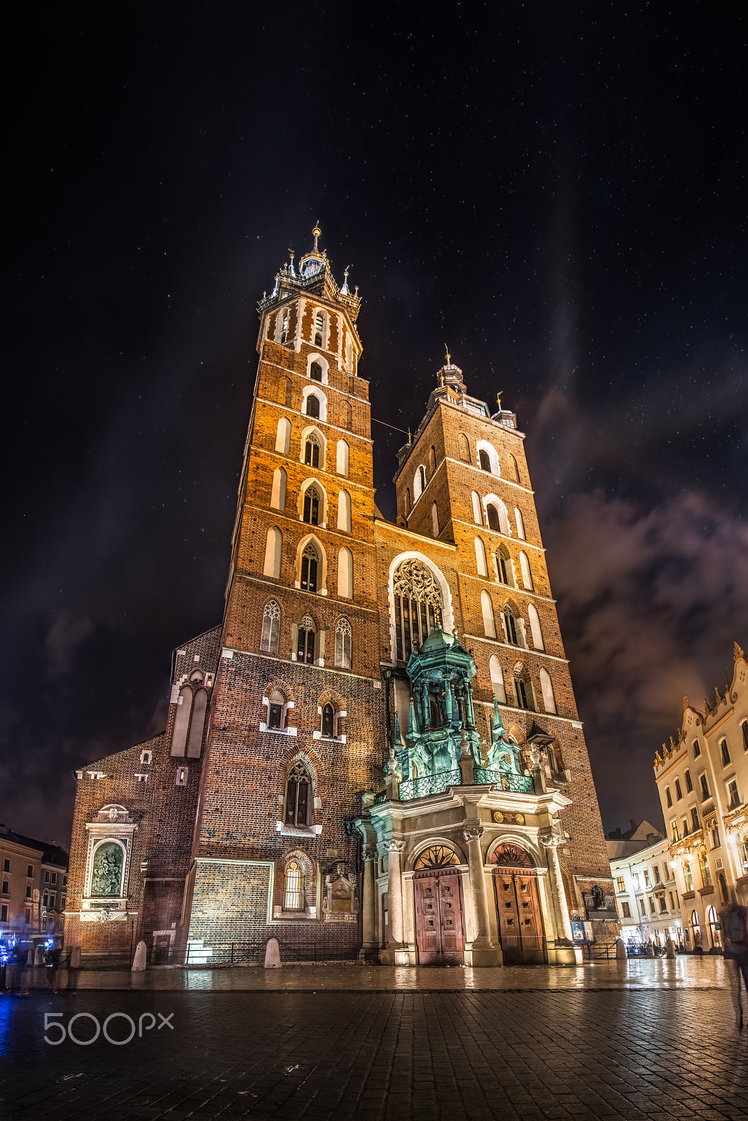Nikon D600 + Nikon AF-S Nikkor 24-120mm F3.5-5.6G ED-IF VR sample photo. St. mary's basilica by night photography