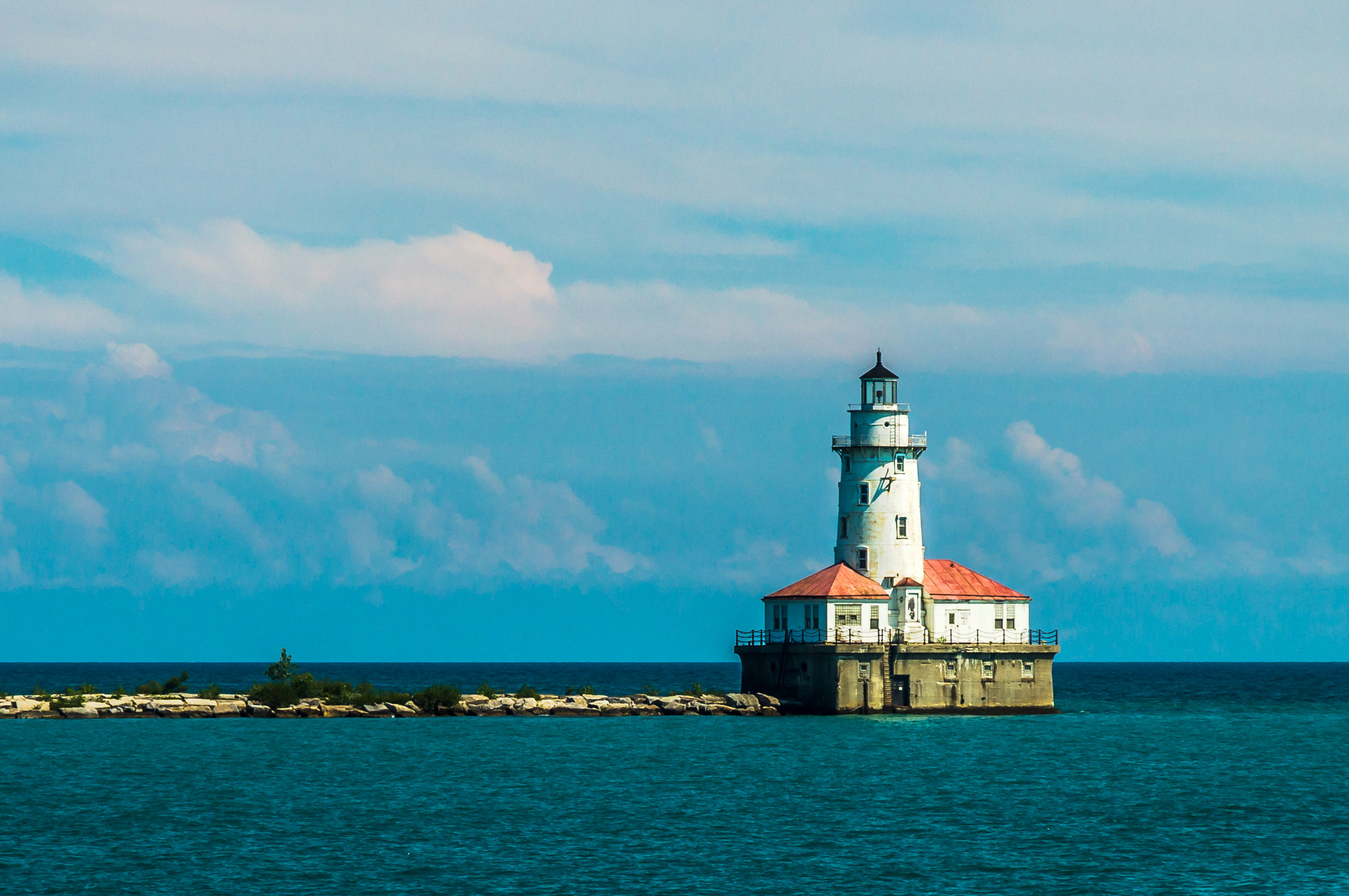 Sony DT 16-105mm F3.5-5.6 sample photo. Chicago lighthouse photography
