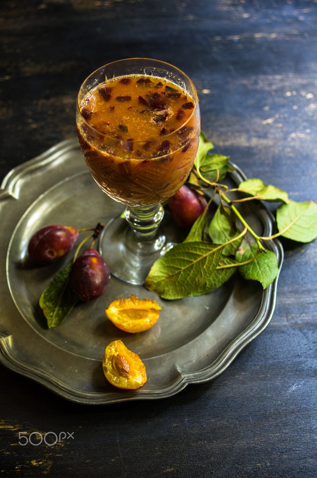 Sony SLT-A55 (SLT-A55V) + Sony DT 30mm F2.8 Macro SAM sample photo. Plum juice and fresh plums photography