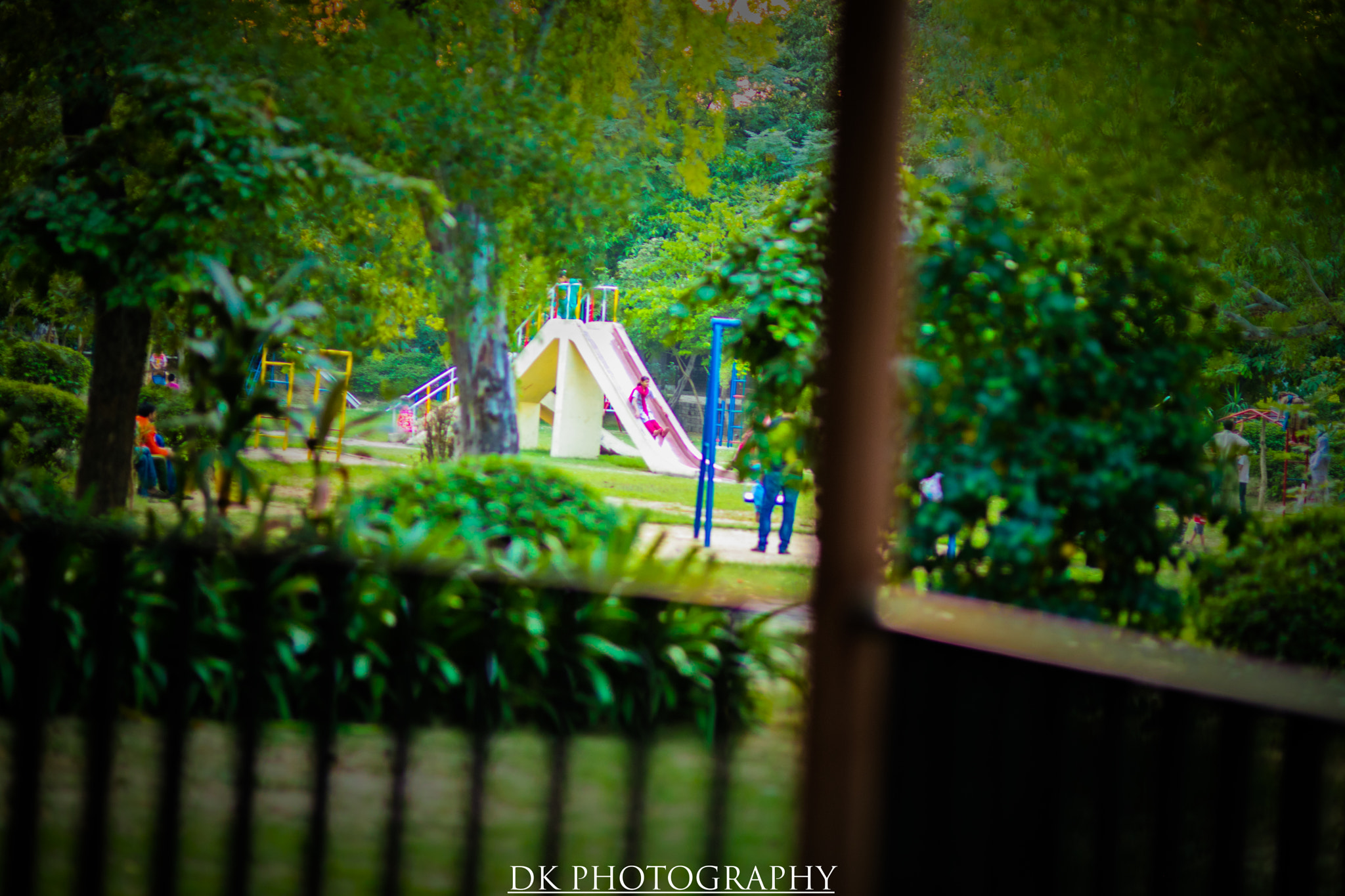 Sigma 85mm F1.4 EX DG HSM sample photo. Play photography