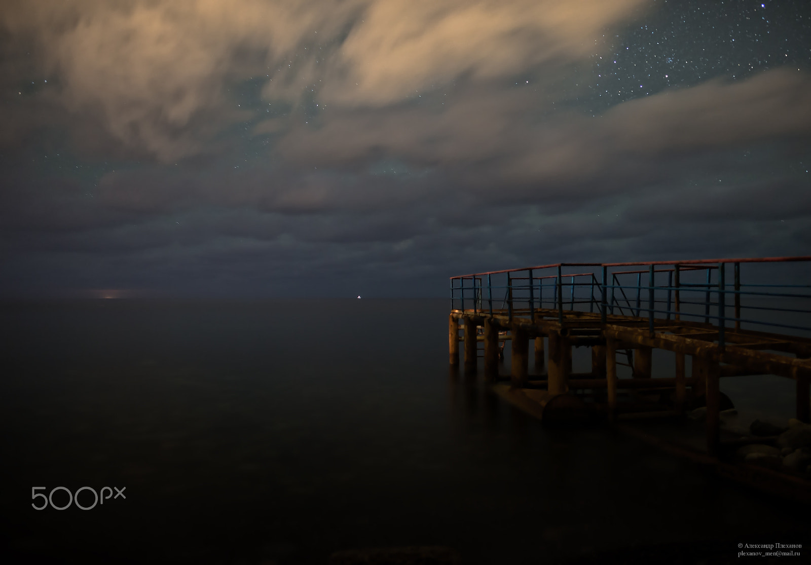 Samyang 12mm F2.8 ED AS NCS Fisheye sample photo. Night at the old pier photography