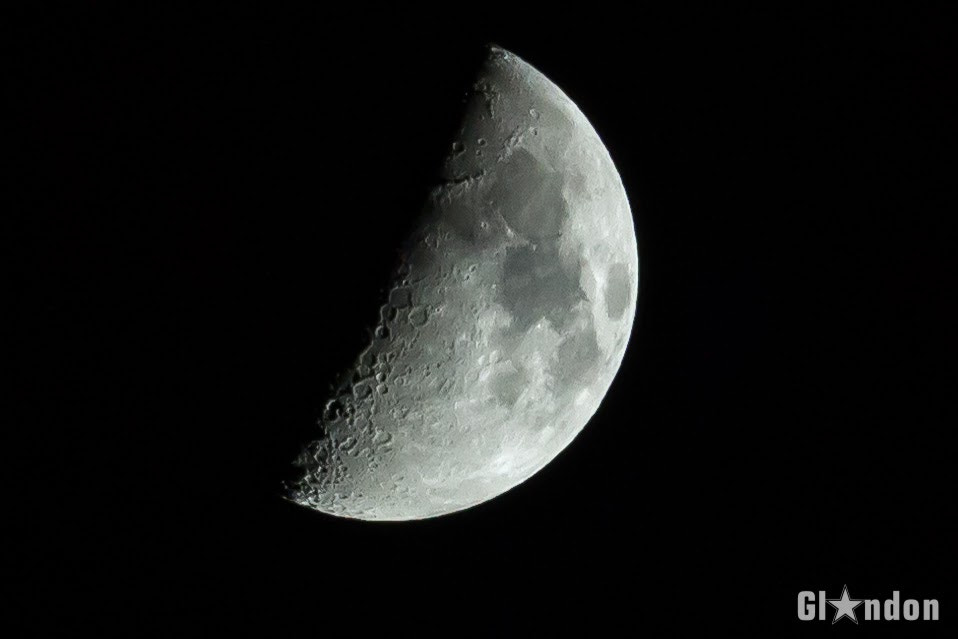 Canon EF-S 55-250mm F4-5.6 IS sample photo. Half moon photography