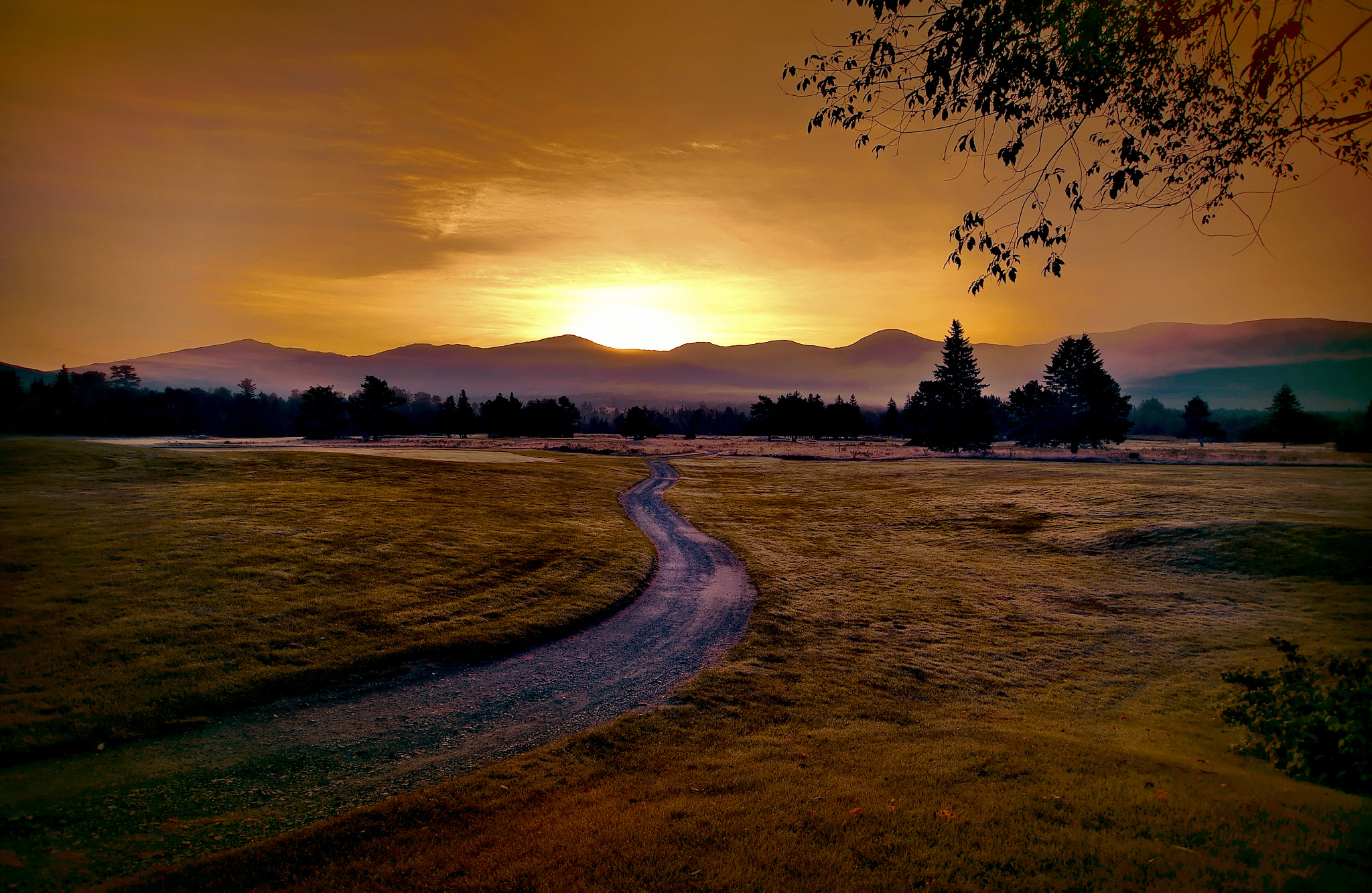 Sigma 10-20mm F3.5 EX DC HSM sample photo. Sunlight across the landscape photography
