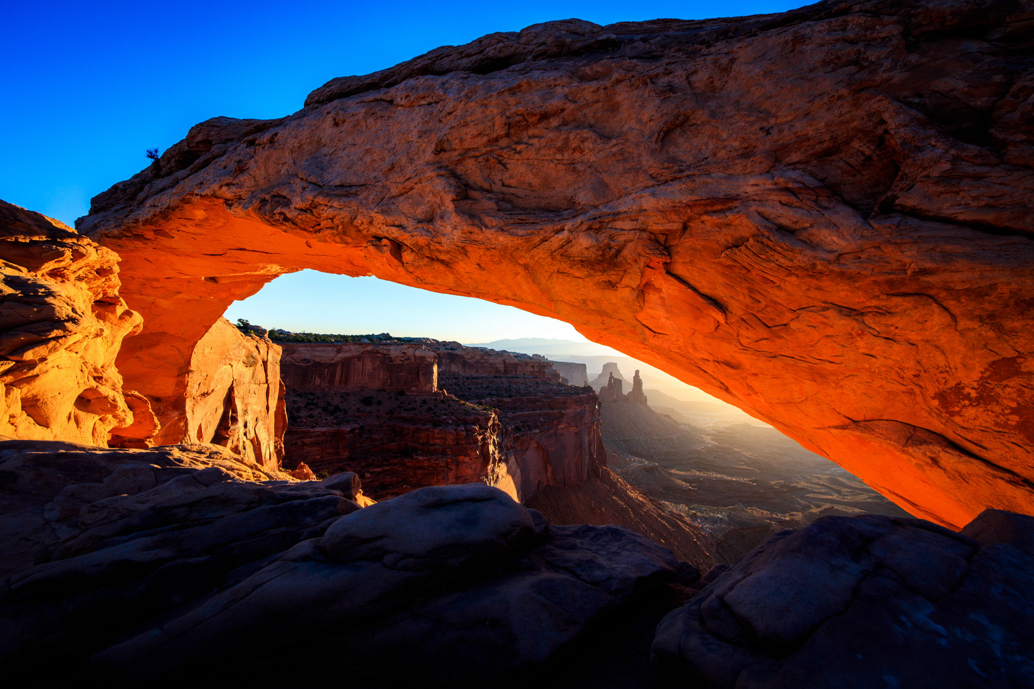 Canon EOS 5DS R sample photo. Mesa arch photography