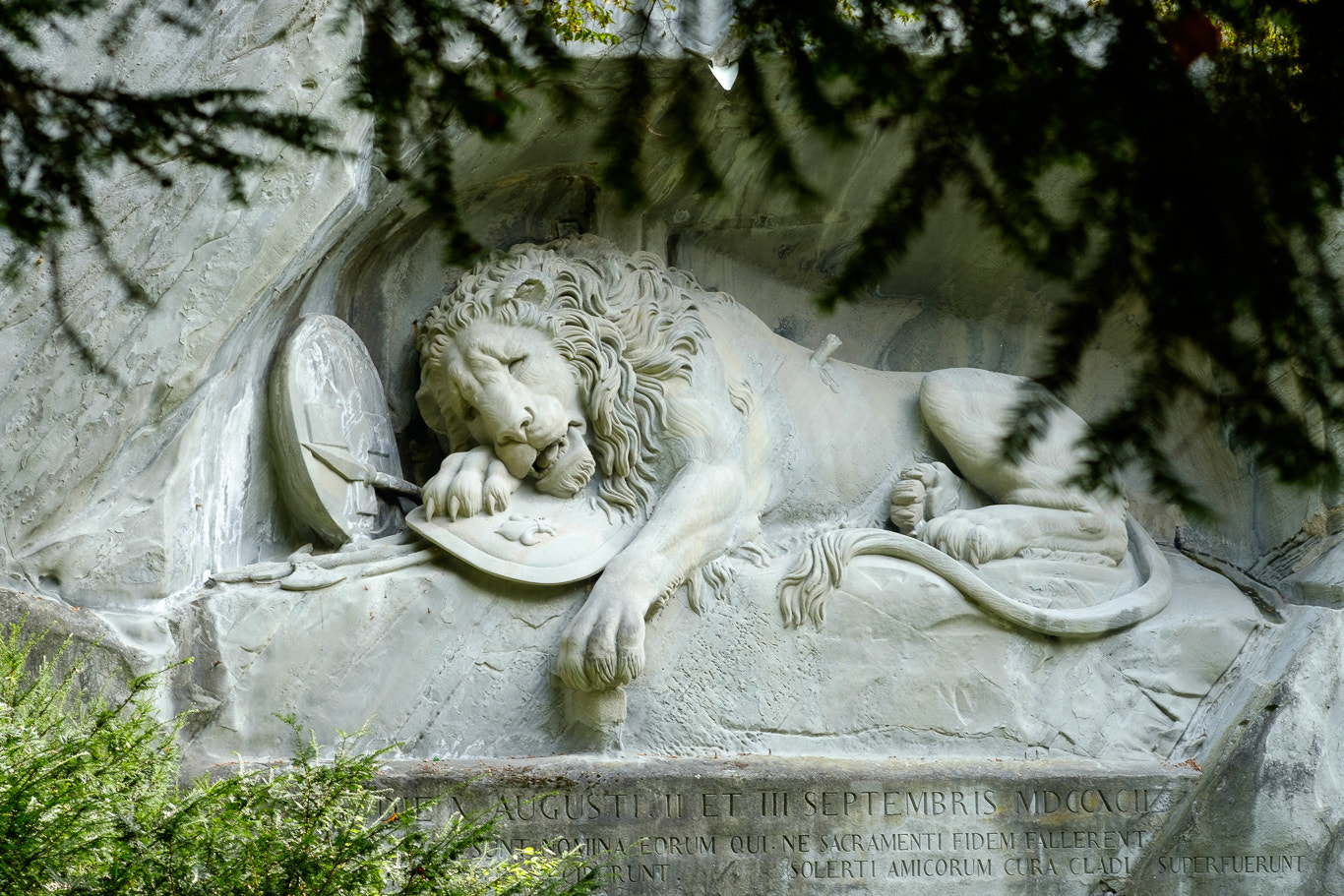 Fujifilm X-E2 + Fujifilm XF 60mm F2.4 R Macro sample photo. Löwendenkmal (lion of lucerne) photography