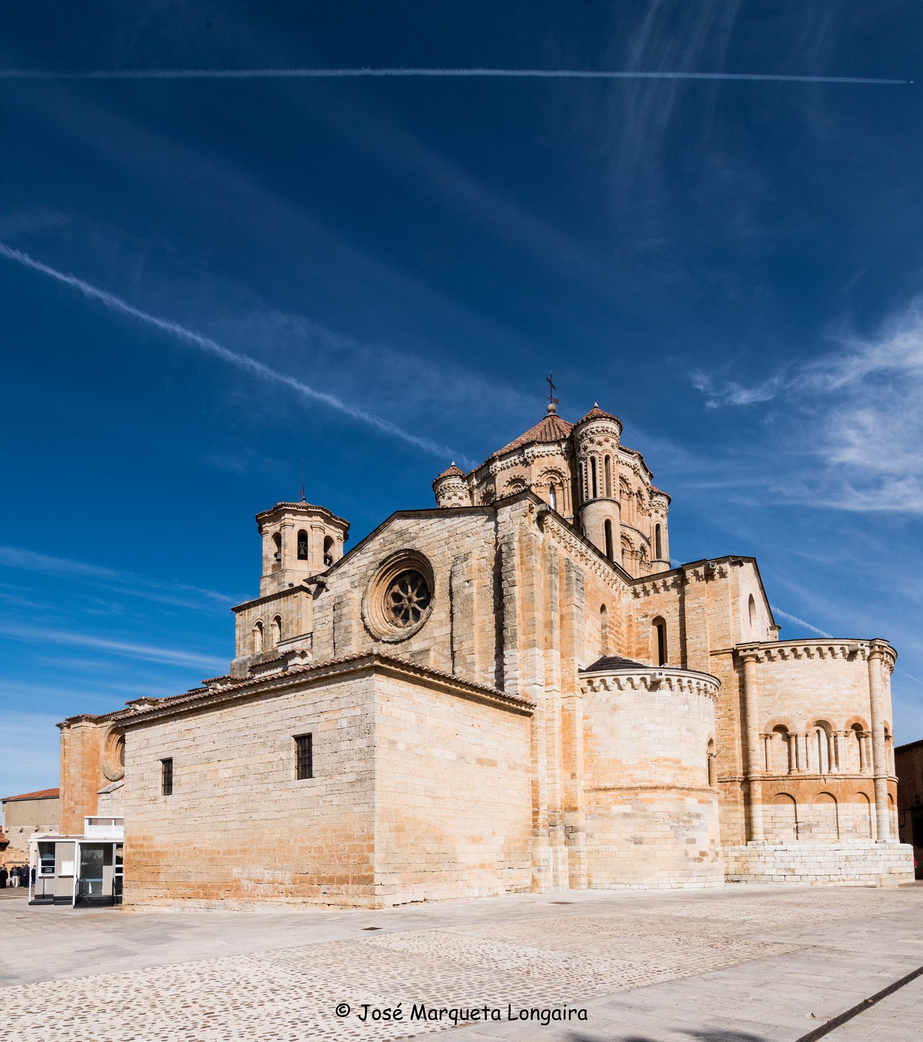 Tokina AT-X Pro 11-16mm F2.8 DX sample photo. Sta. maria la mayor - toro. photography