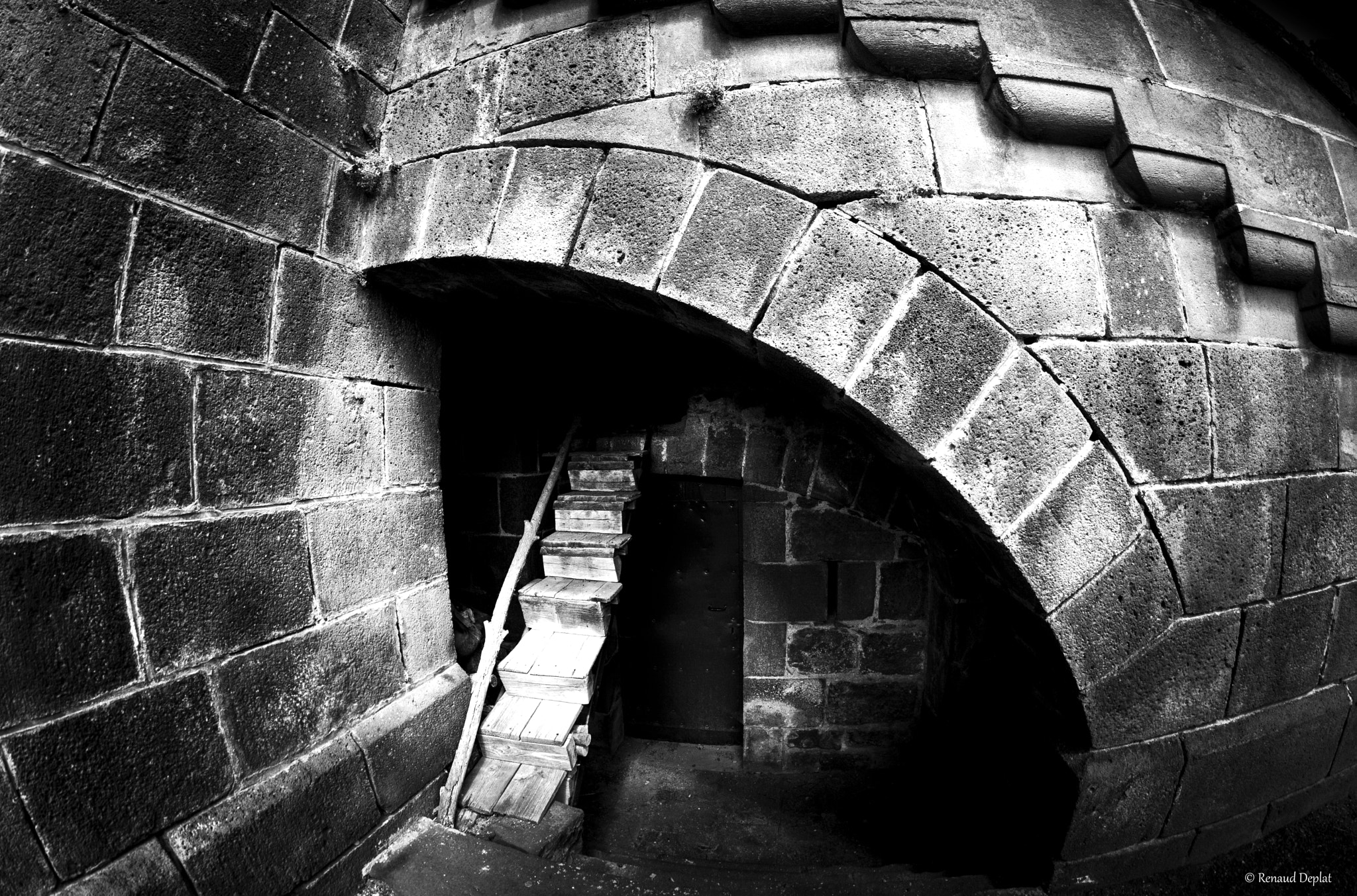 Samyang 8mm F3.5 Aspherical IF MC Fisheye sample photo. Porte. photography