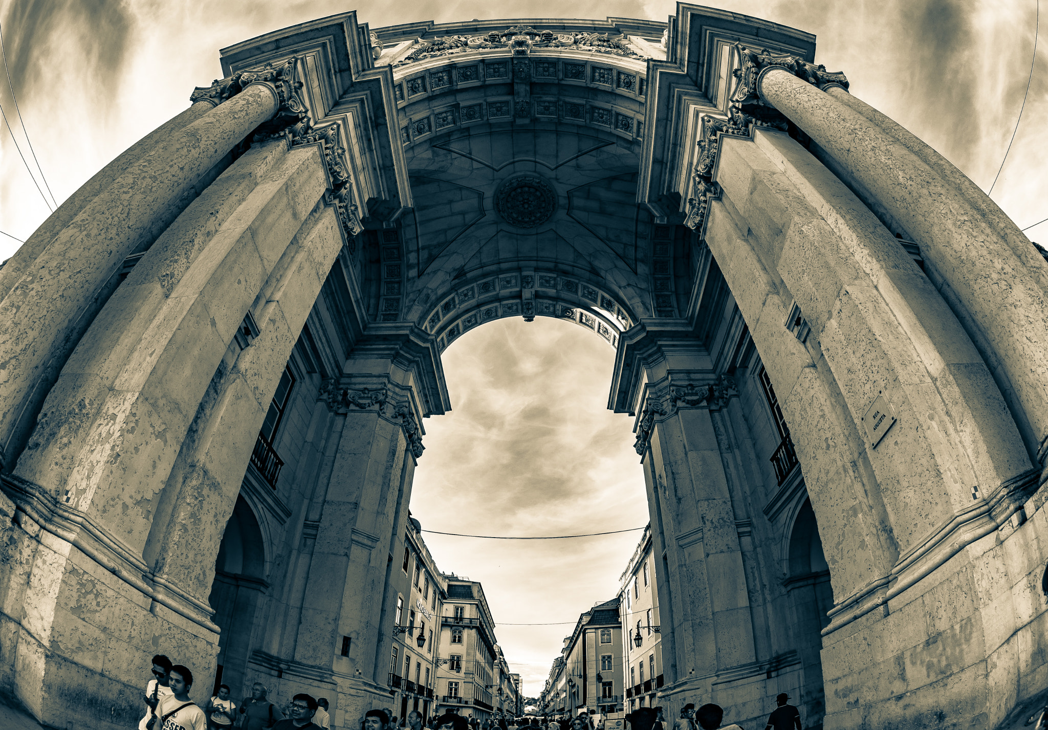 Nikon D7200 + Nikon AF DX Fisheye-Nikkor 10.5mm F2.8G ED sample photo. Lisbon photography