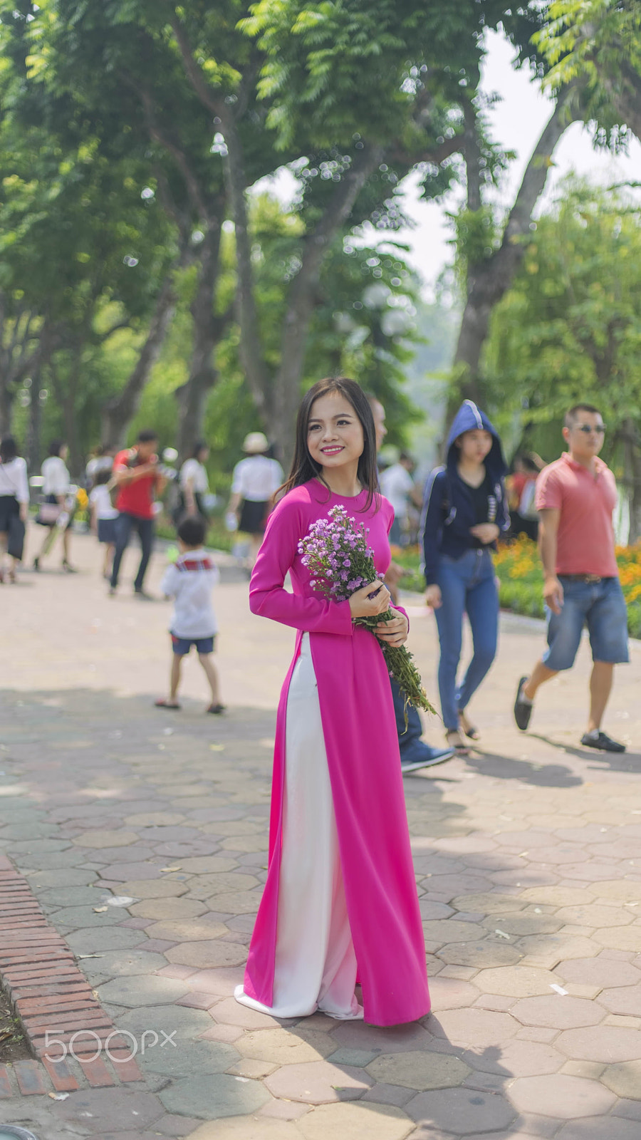 Sony a7 II + Canon EF 50mm F1.4 USM sample photo. Aodai girl at hoan kiem lake photography