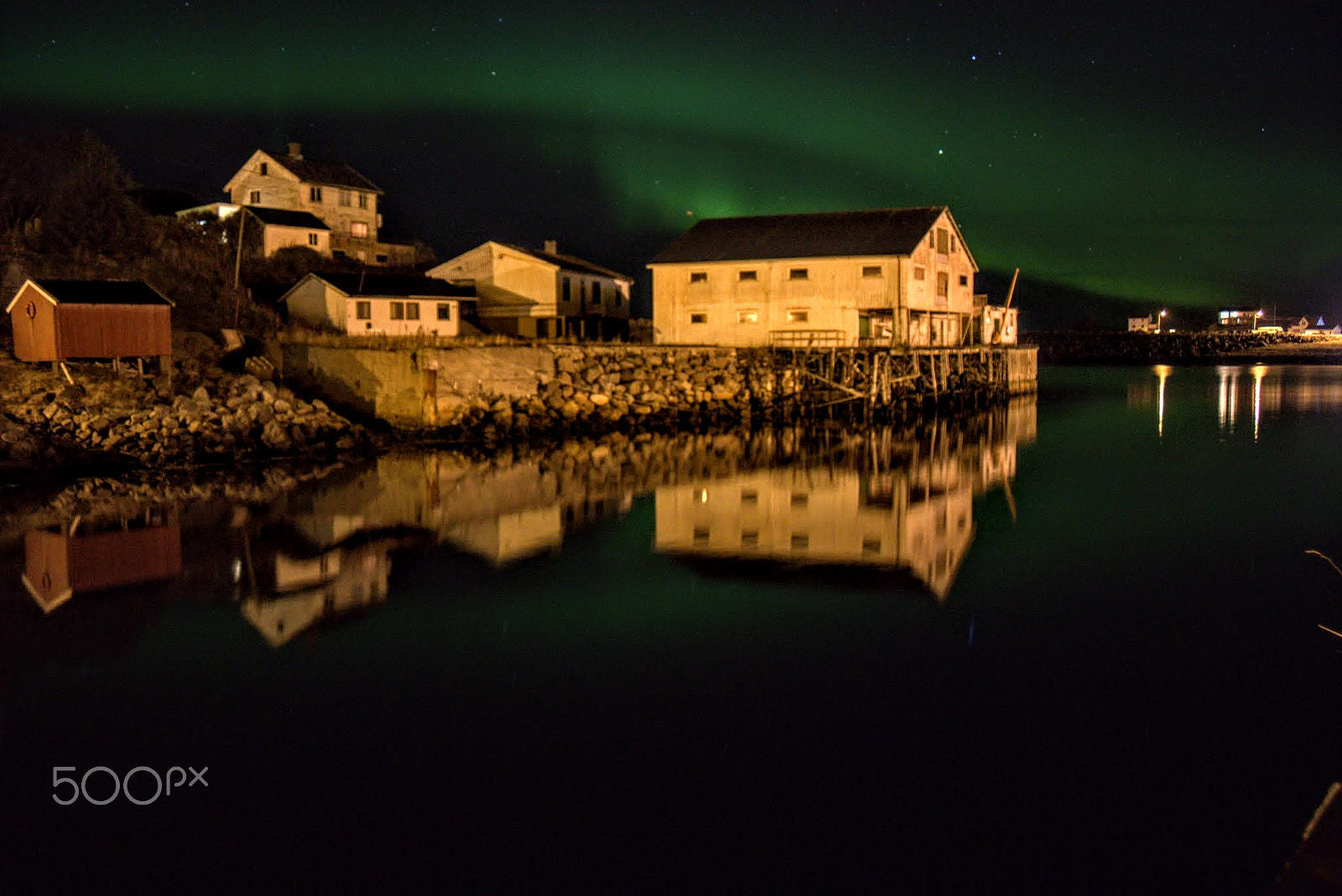 Canon EOS 6D + Canon EF 28-80mm f/3.5-5.6 USM sample photo. Aurora above the fishery harbour. photography