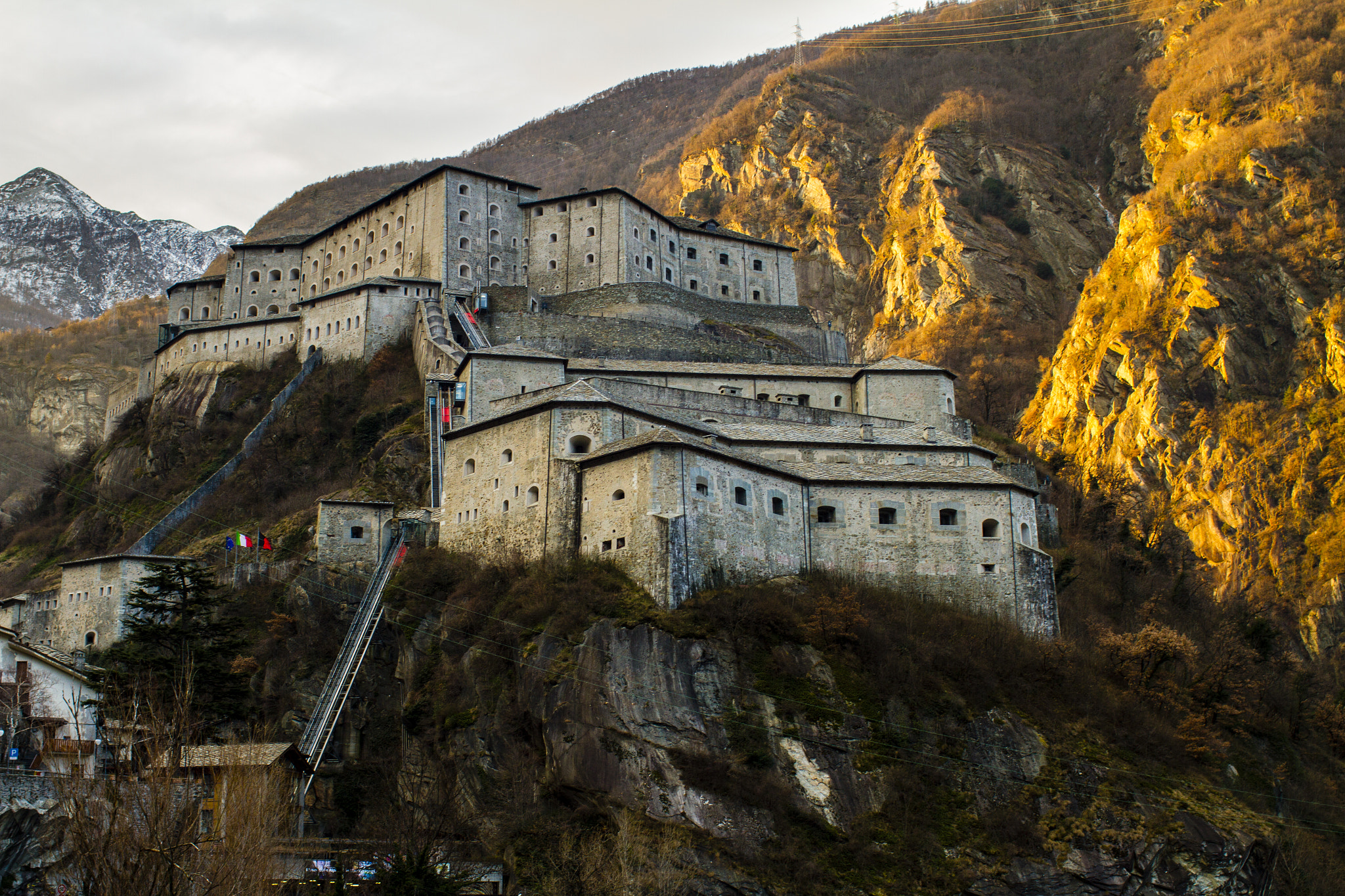 Canon EF 35mm F1.4L USM sample photo. Forte illuminato dal sole photography