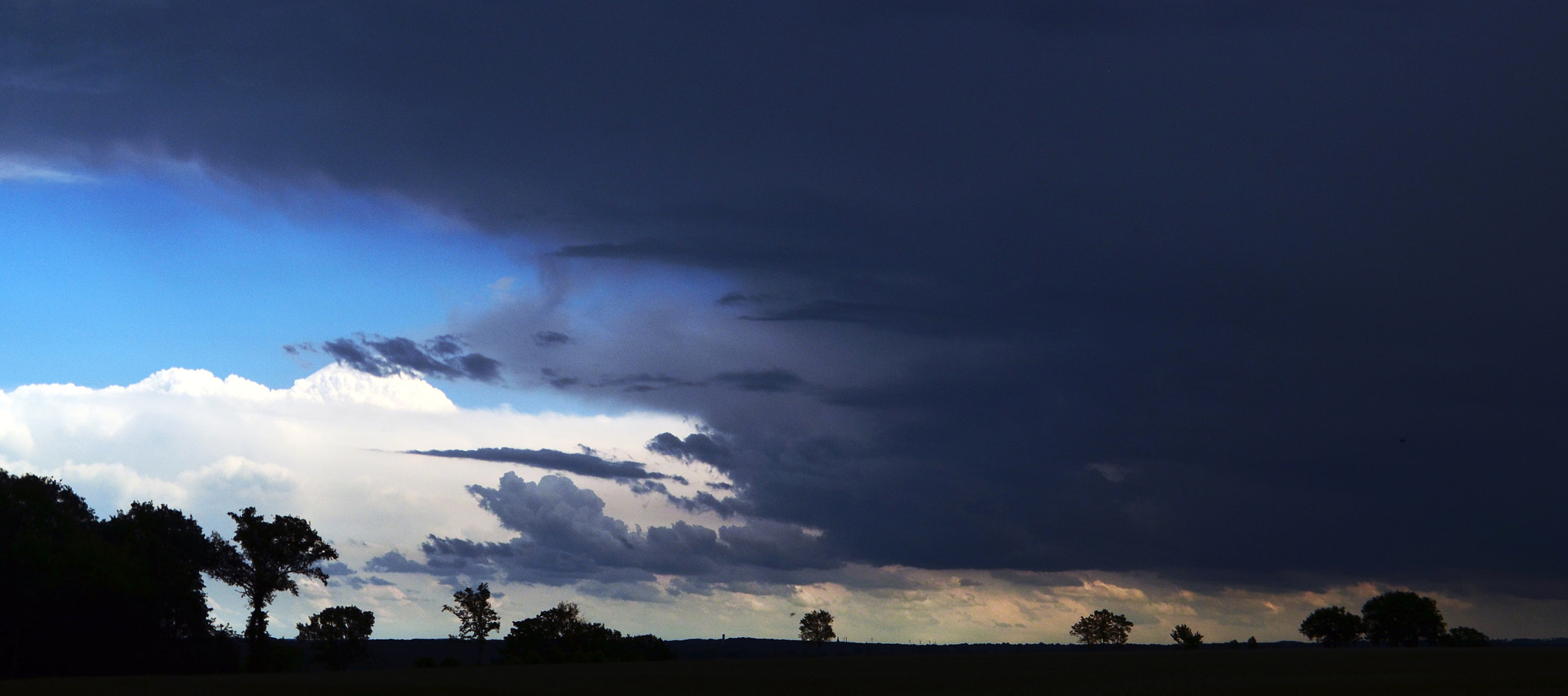 AF Nikkor 35mm f/2 sample photo. Orage photography