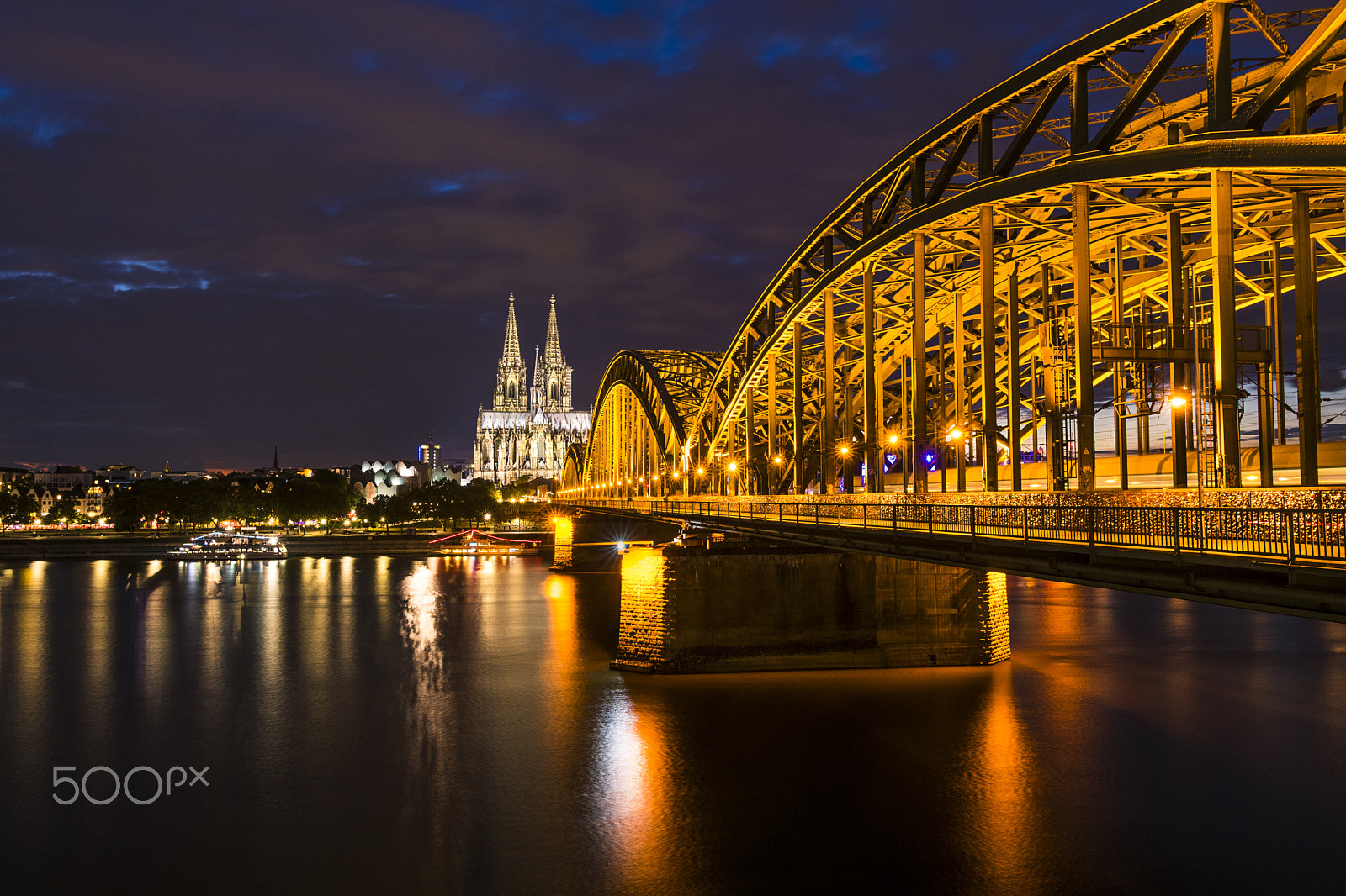 Sony ILCA-77M2 sample photo. Cologne at night photography