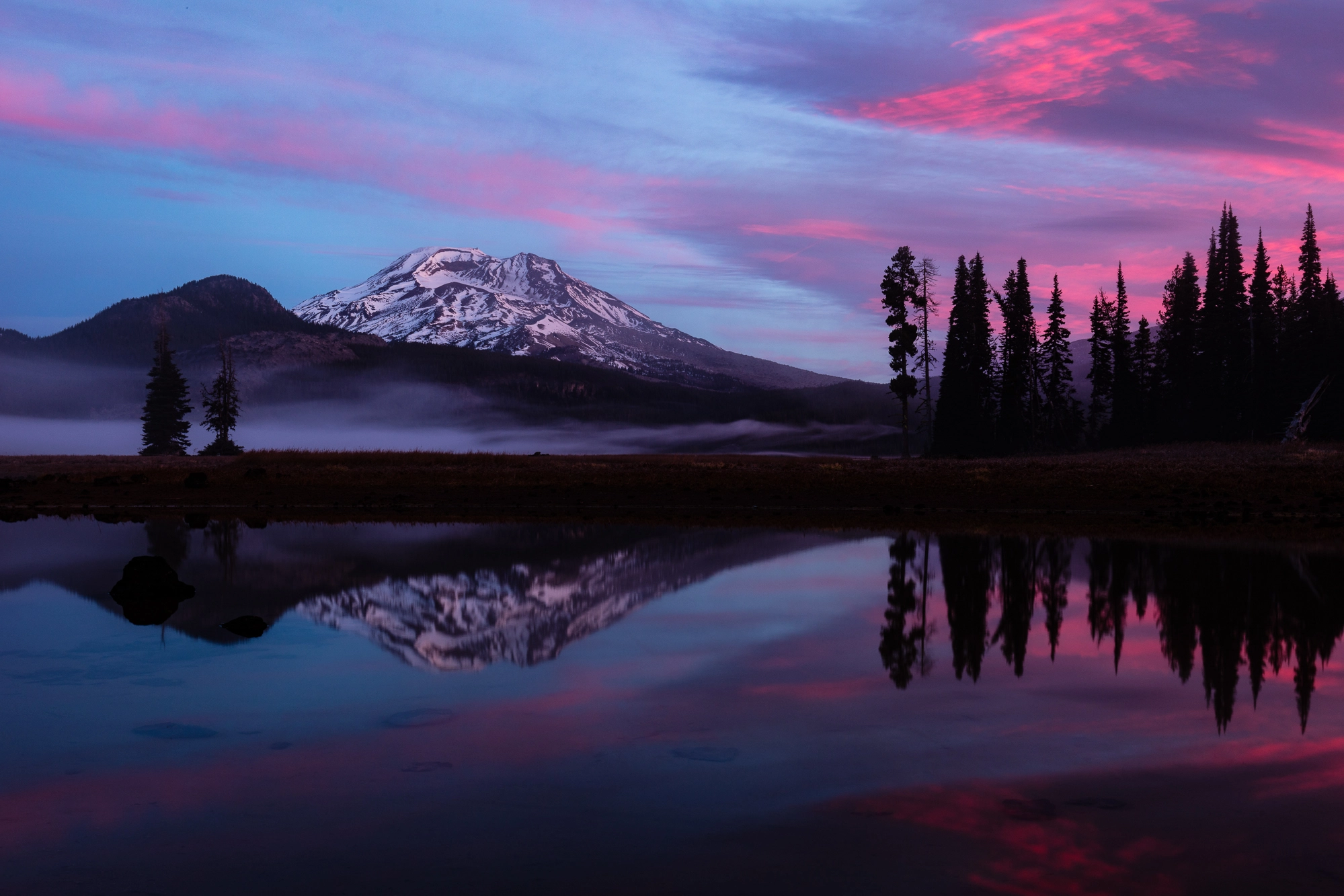 Canon EOS 5DS R + Canon EF 16-35mm F4L IS USM sample photo. Sparks lake october sunrise photography