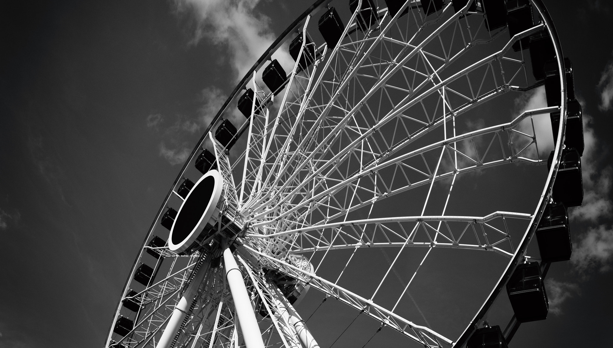 Nikon AF-S Nikkor 24-120mm F4G ED VR sample photo. Merry go round photography