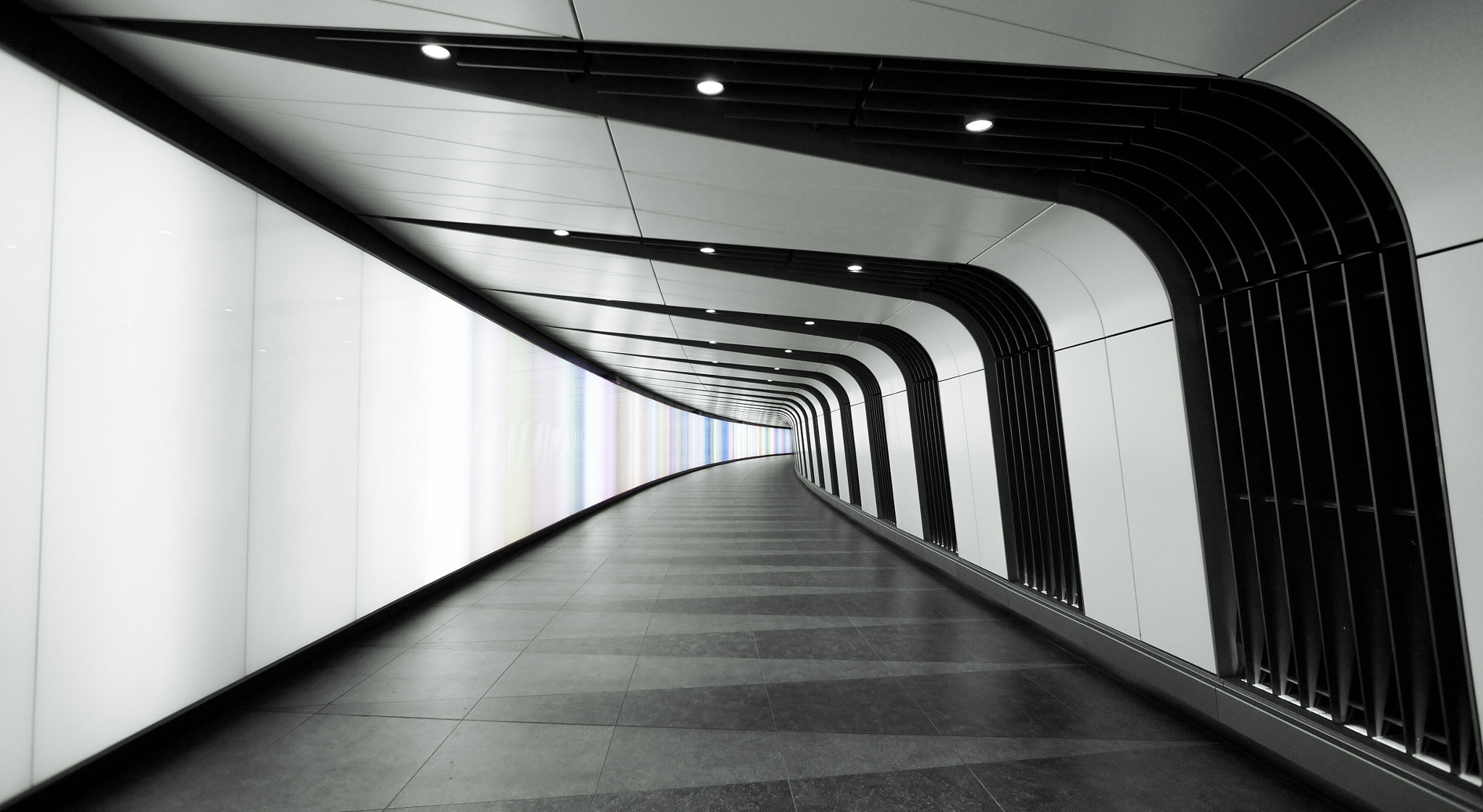 Sony Alpha NEX-5N + Sony E 16mm F2.8 sample photo. The corridor photography