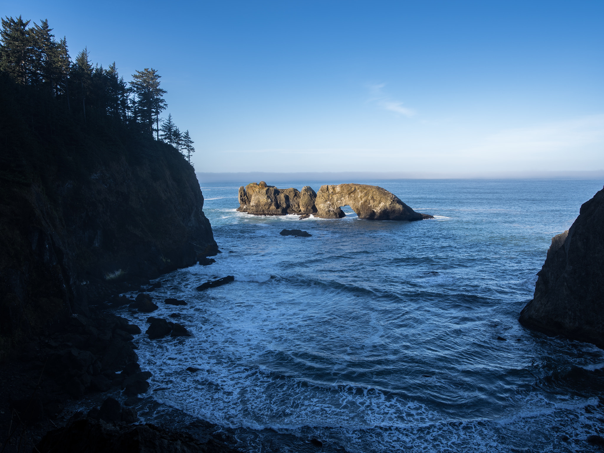 Pentax 645Z + HD Pentax-D FA645 35mm F3.5 AL [IF] sample photo. Arch rock at dawn photography