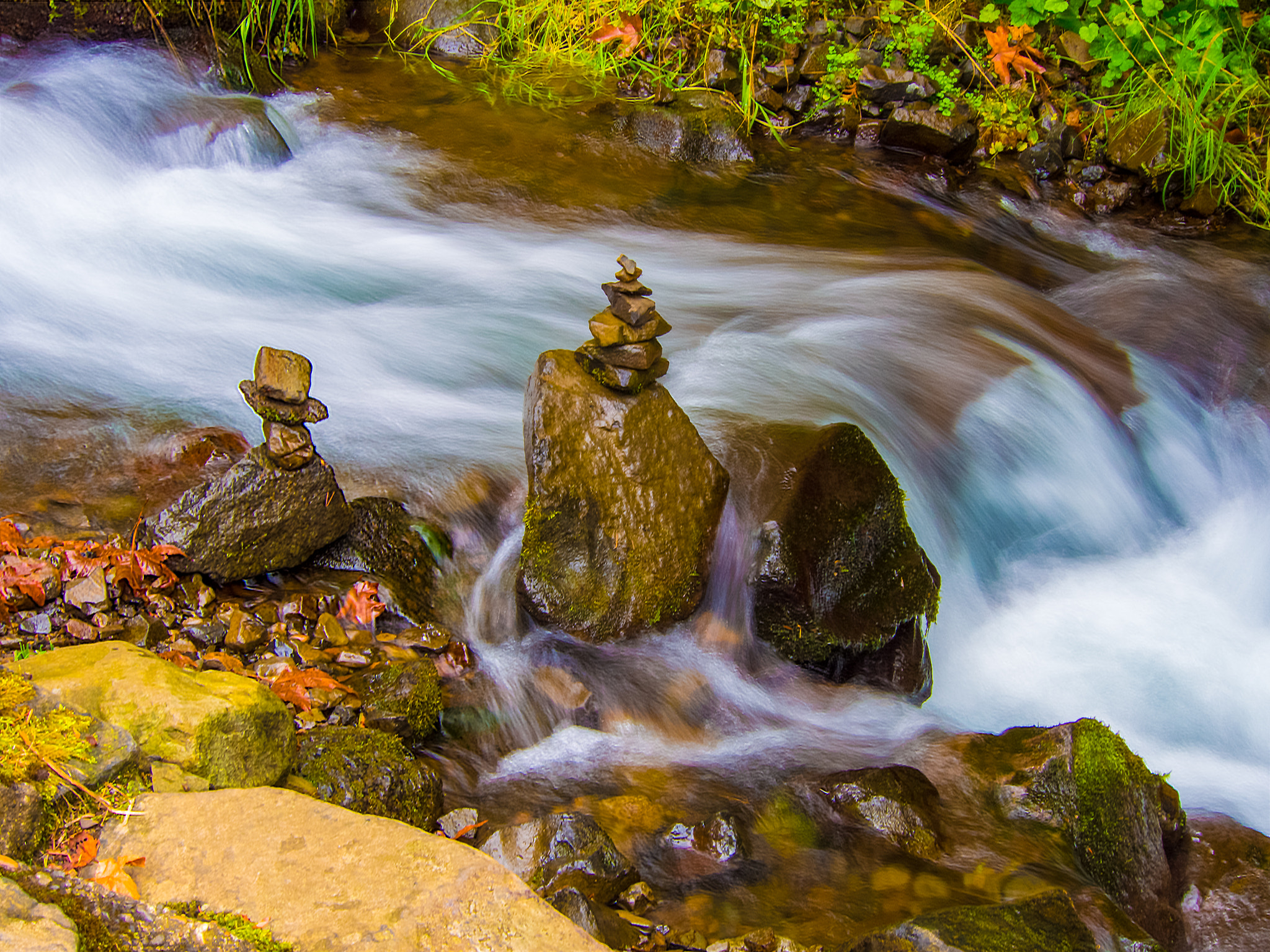 Olympus PEN E-PL5 sample photo. Rocks in a stream photography