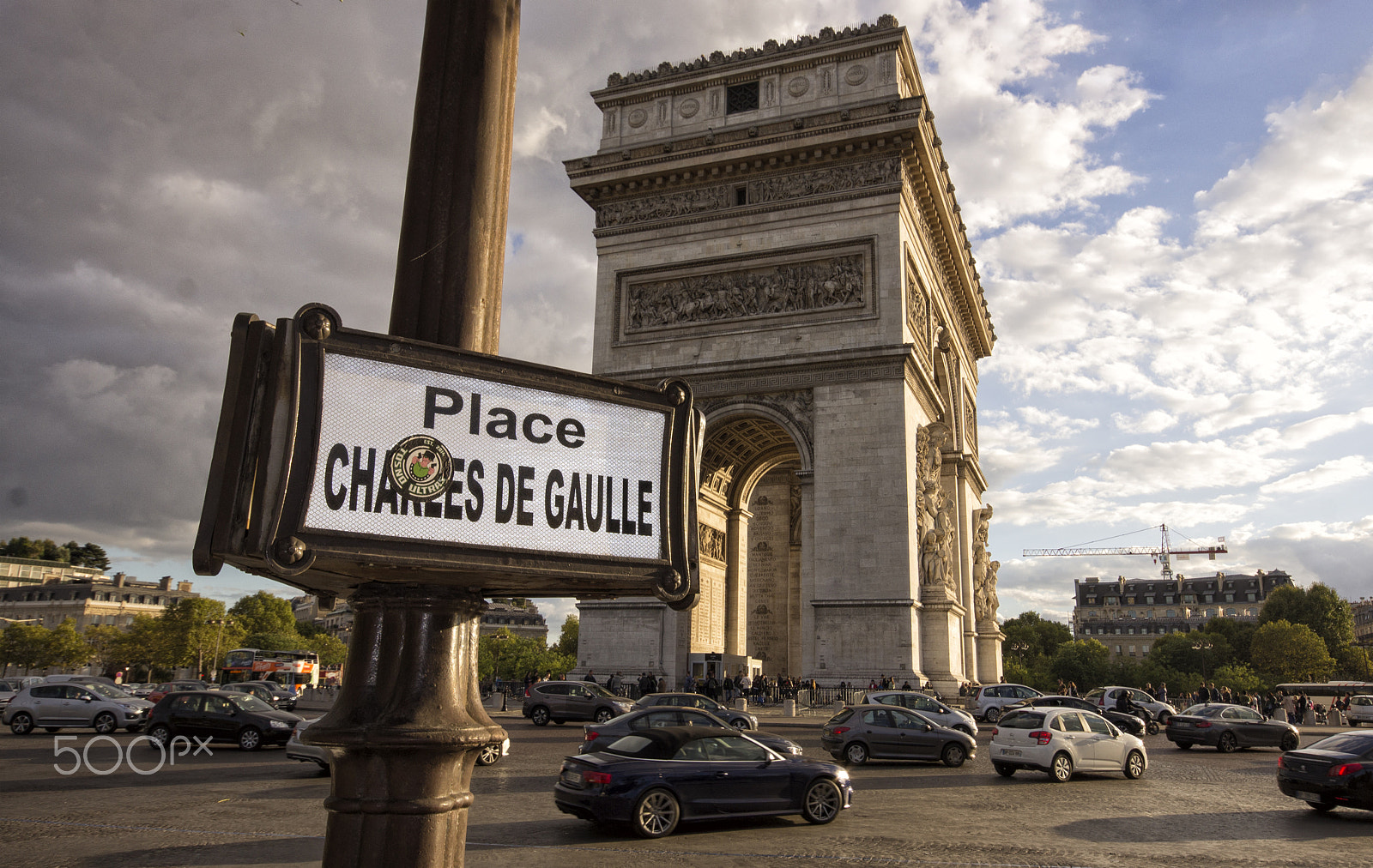 Sony SLT-A55 (SLT-A55V) + Minolta AF 28-80mm F3.5-5.6 II sample photo. Place charles de gaulle photography