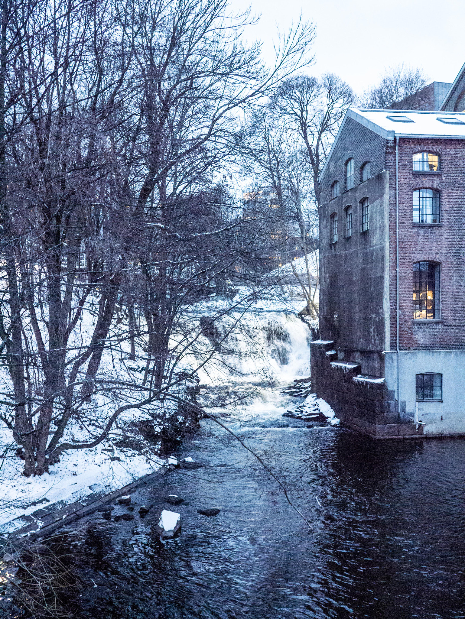 Panasonic Lumix DMC-GF6 + LUMIX G 20/F1.7 II sample photo. Oslo canal photography