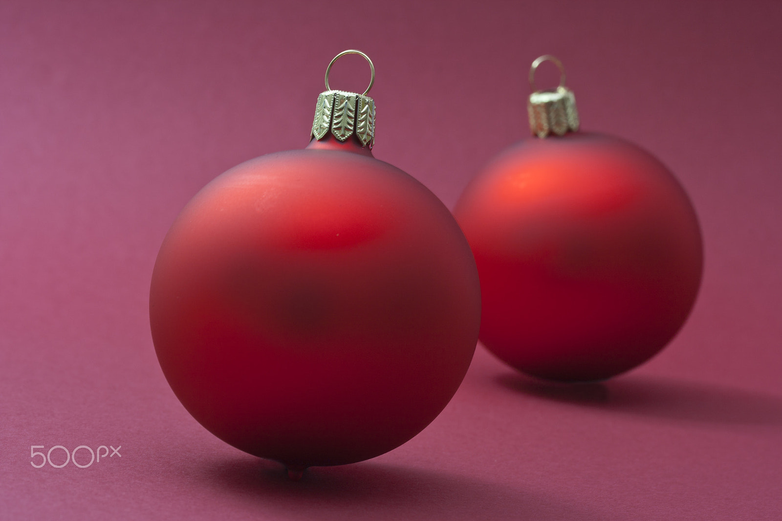 Canon EF-S 60mm F2.8 Macro USM sample photo. Red christmas deco photography