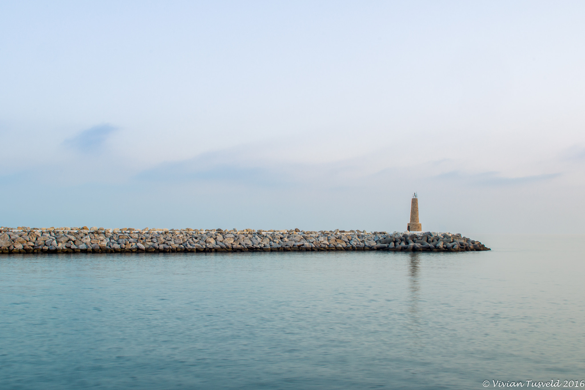 Canon EOS 600D (Rebel EOS T3i / EOS Kiss X5) + Sigma 24-70mm F2.8 EX DG Macro sample photo. Lighthouse puerto banús photography