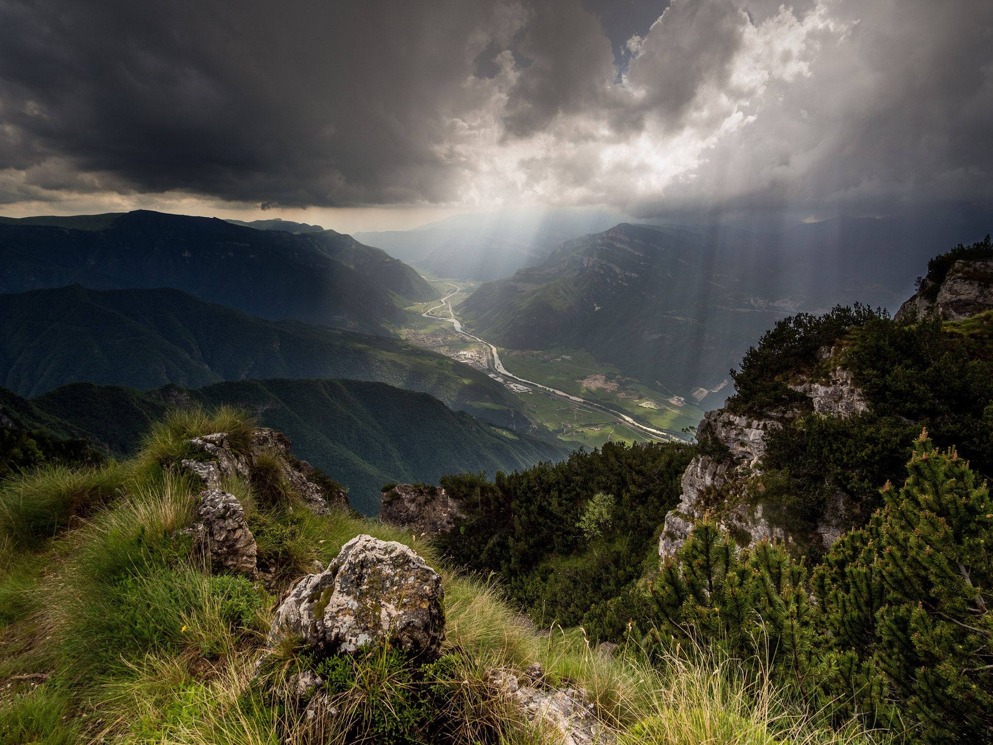 Olympus OM-D E-M10 sample photo. Light during thunderstorm ii photography