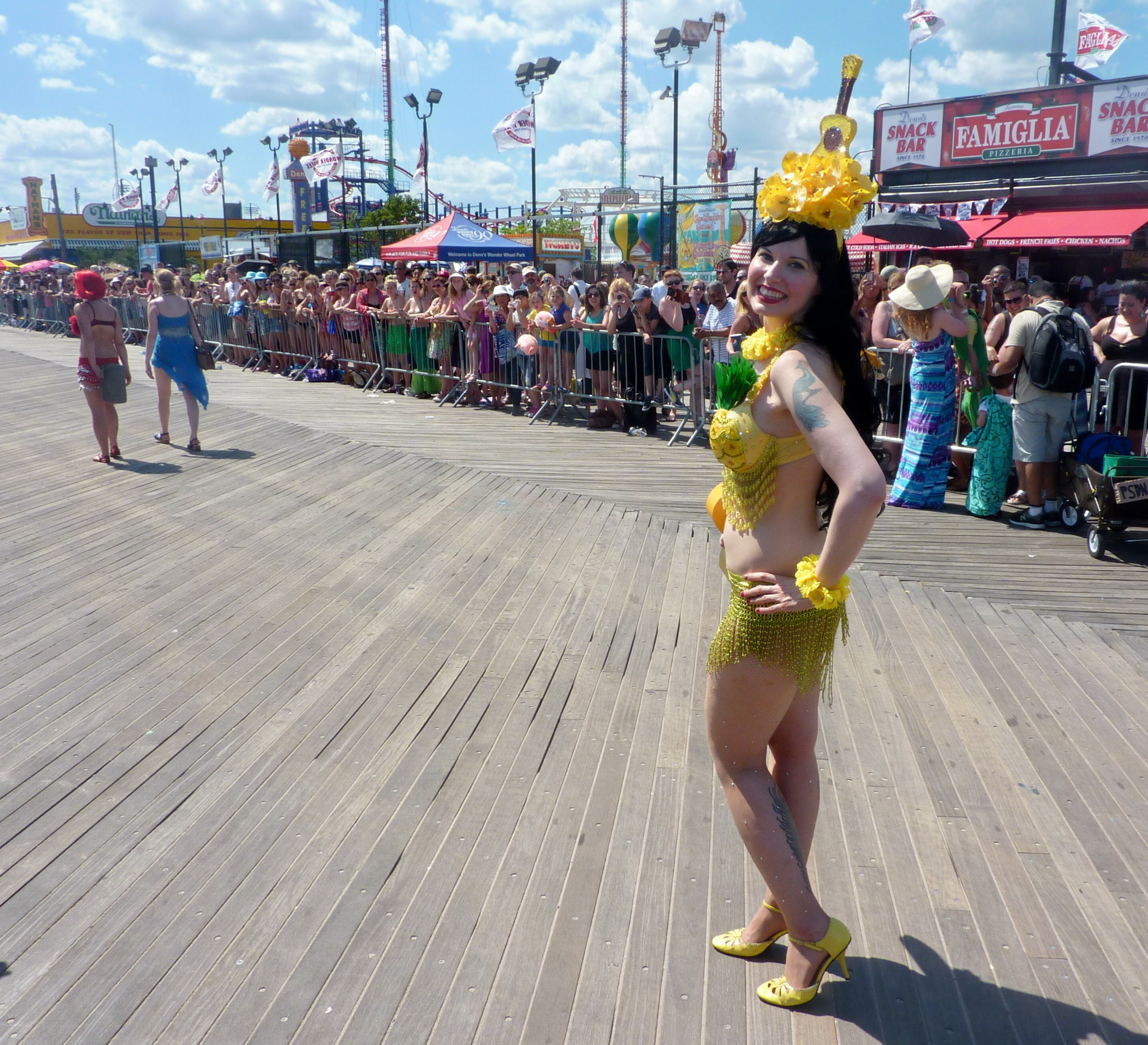 Panasonic DMC-ZS1 sample photo. Yellow bikini mermaid photography