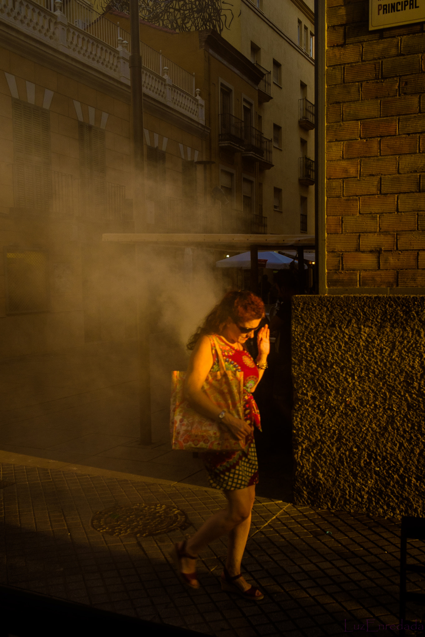 Fujifilm X-E1 + Fujifilm XF 23mm F1.4 R sample photo. La chica de la calle photography