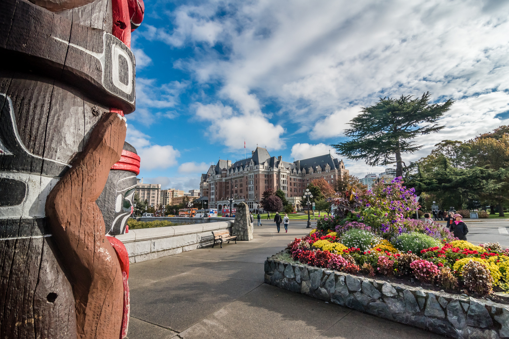 Nikon D750 sample photo. Victoria inner harbour - totem and empress hotel photography